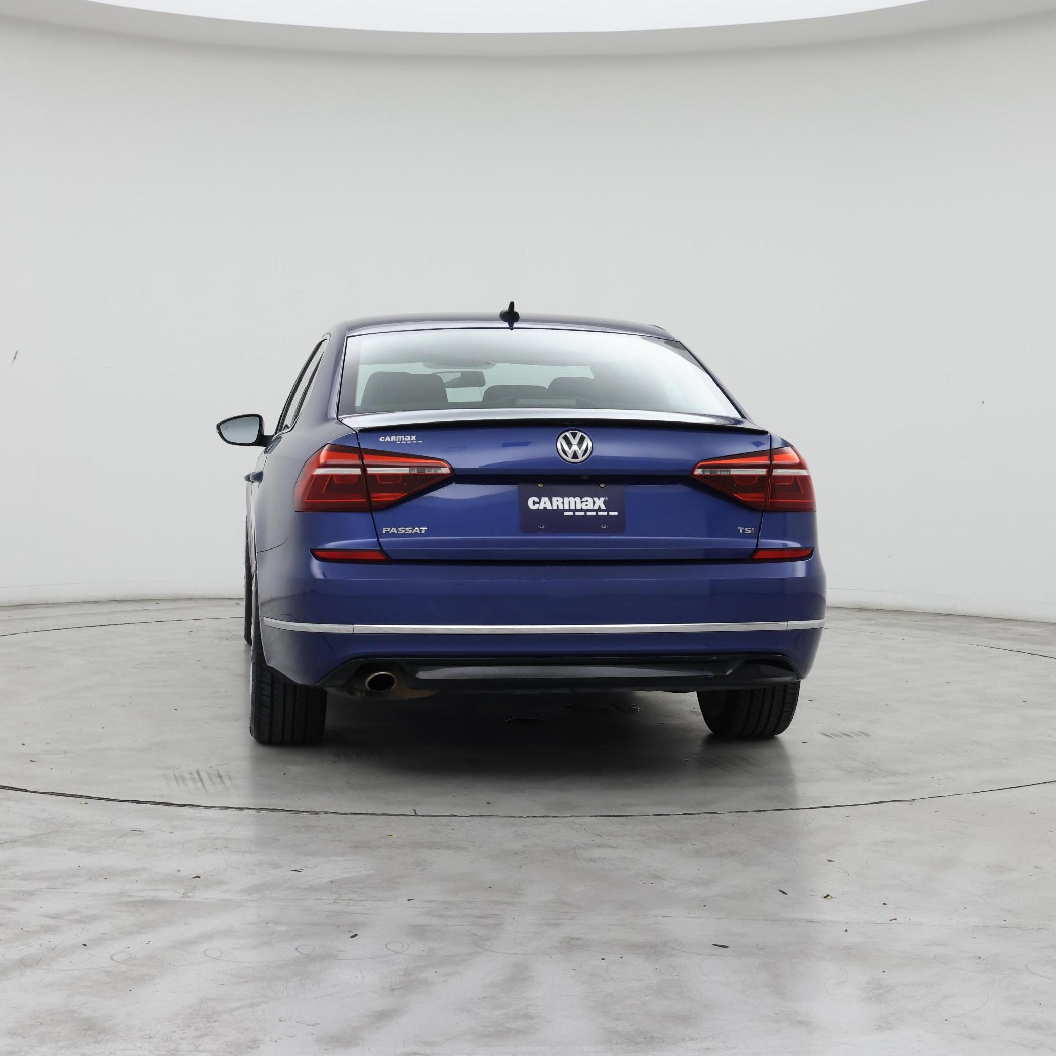 Thumbnail: 2017 Volkswagen Passat - 6