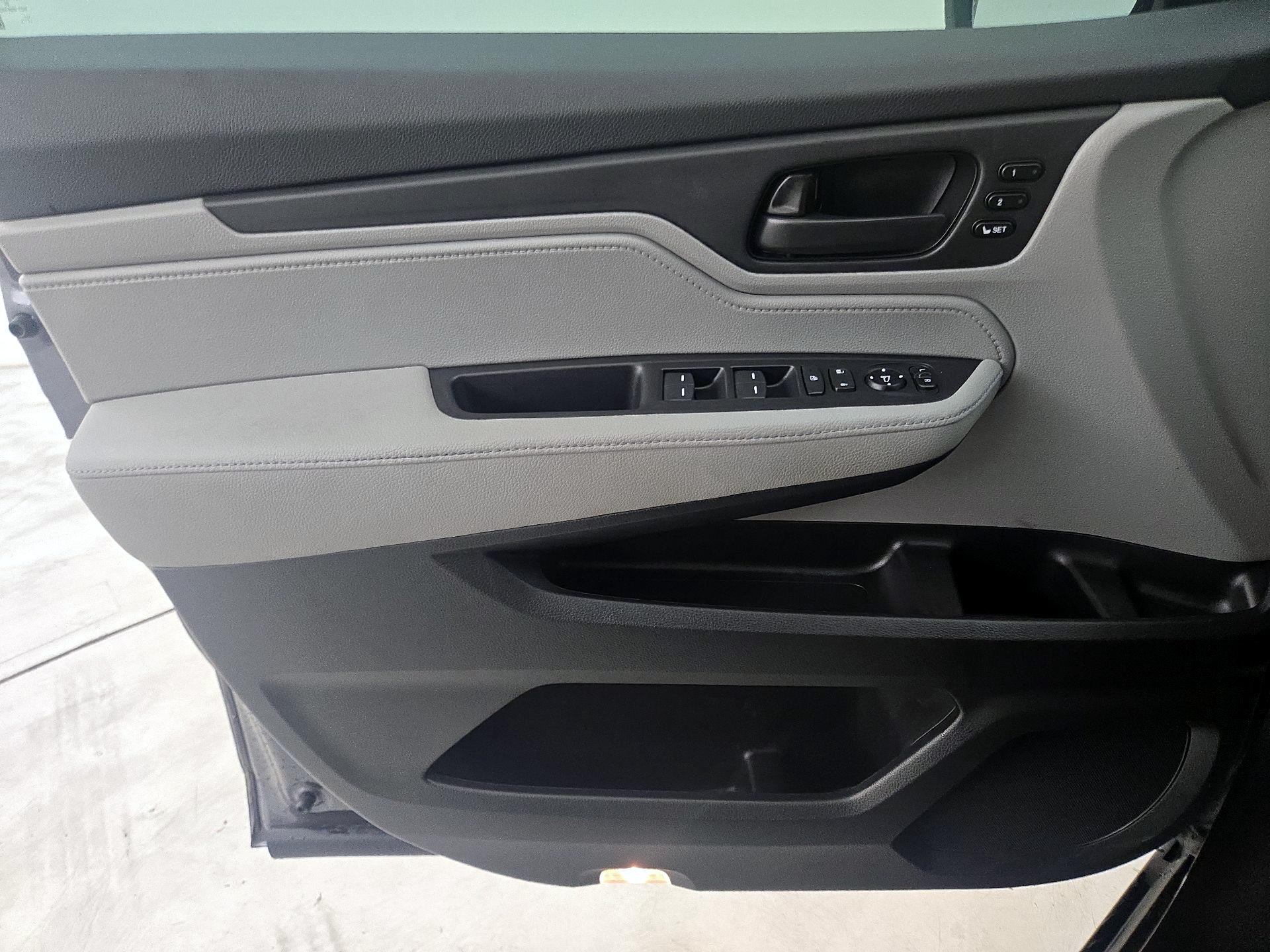 Thumbnail: 2019 Honda Odyssey - 12
