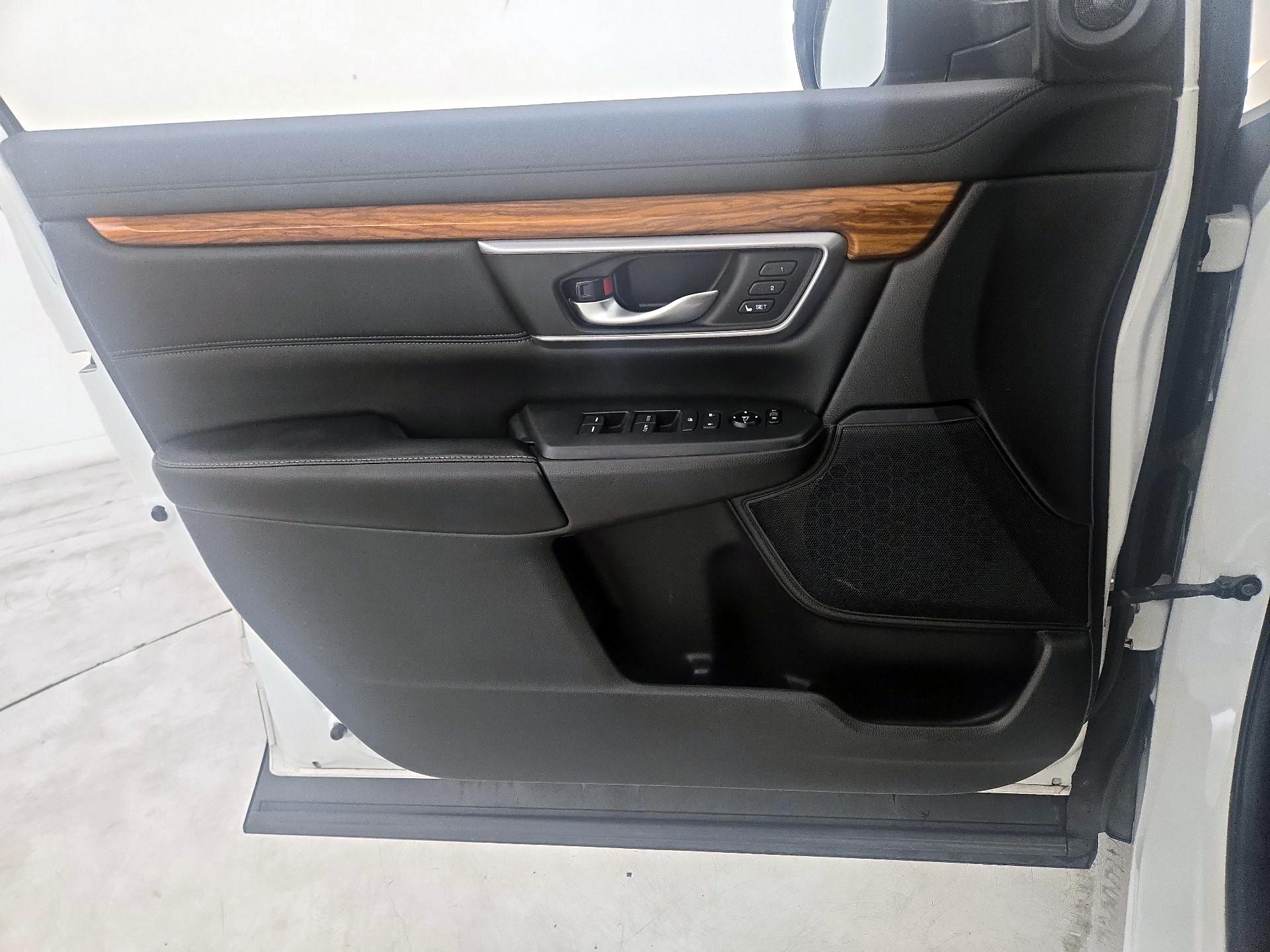 Thumbnail: 2017 Honda CR-V - 12