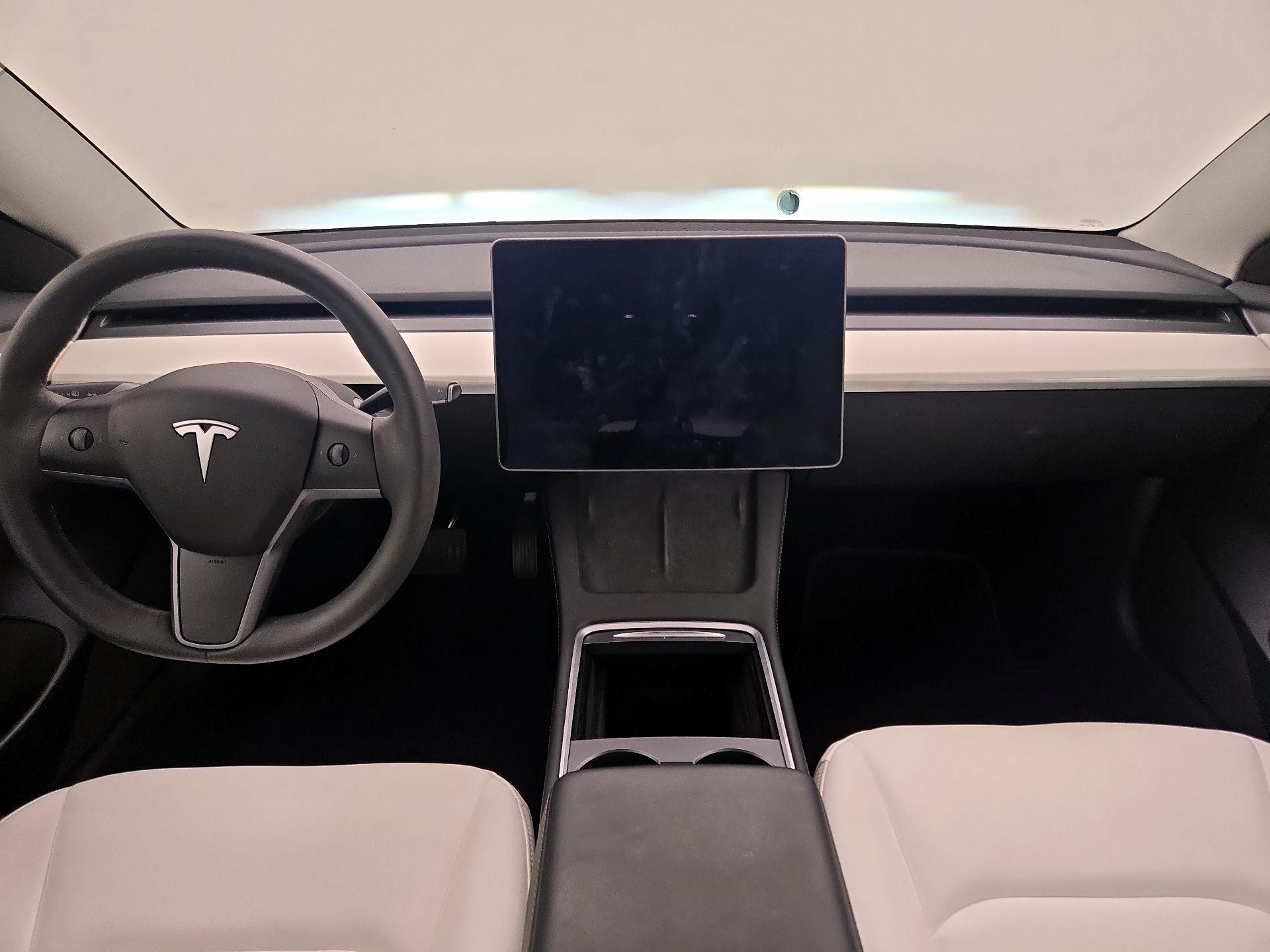 Thumbnail: 2023 Tesla Model 3 - 9