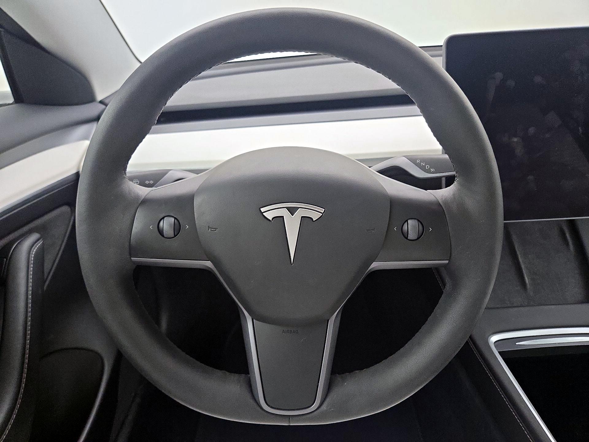 Thumbnail: 2023 Tesla Model 3 - 10