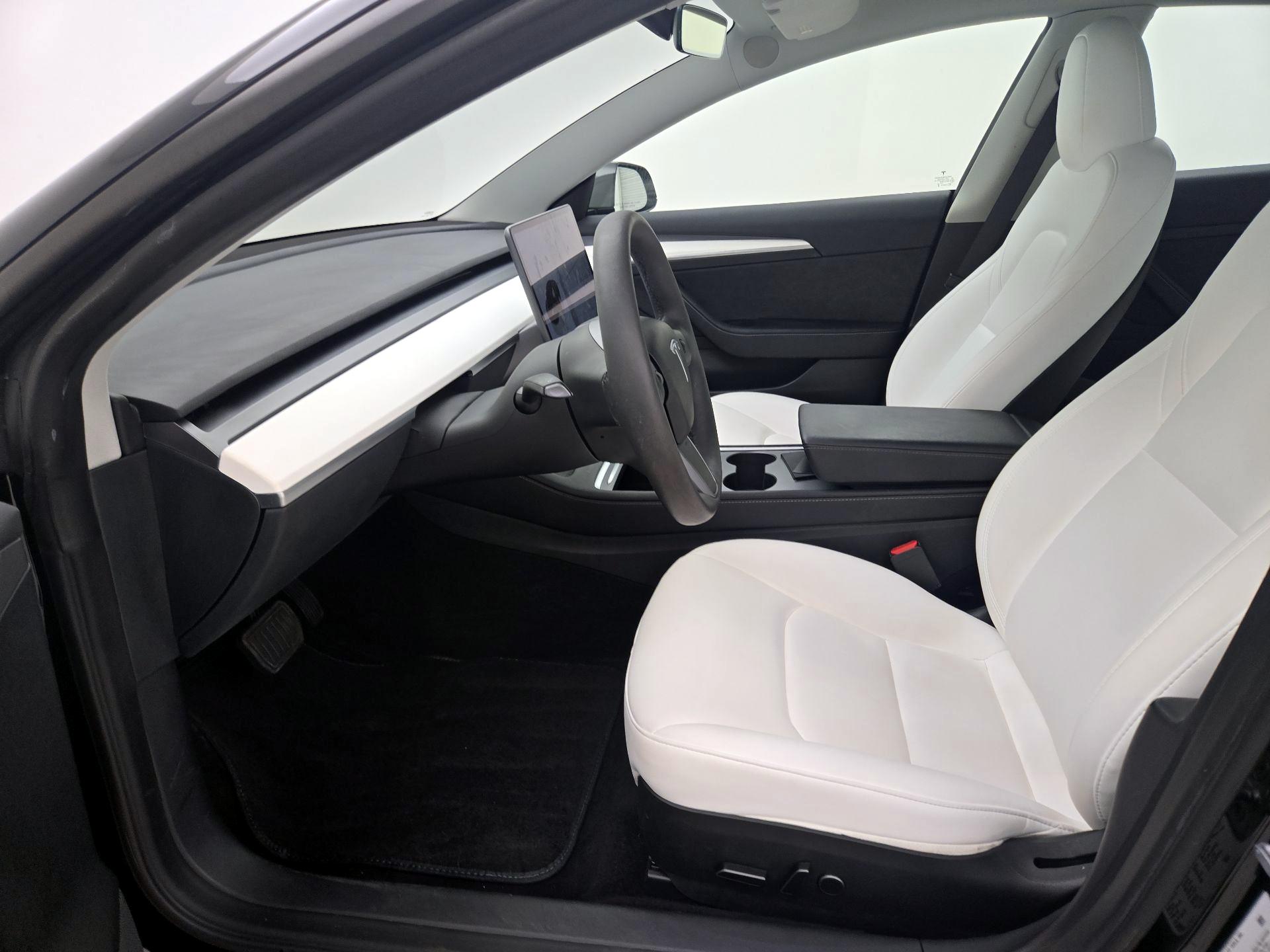 Thumbnail: 2023 Tesla Model 3 - 11
