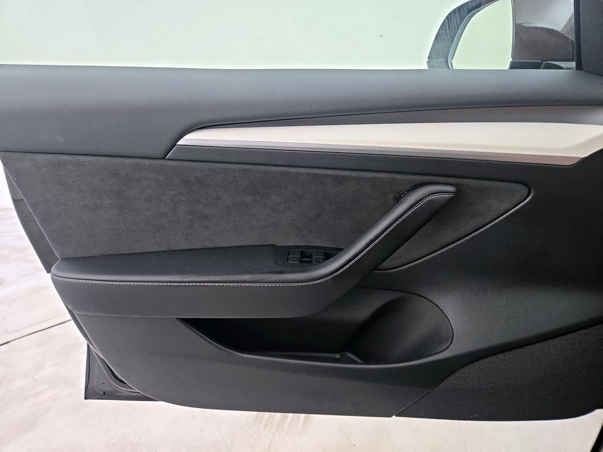 Thumbnail: 2023 Tesla Model 3 - 12