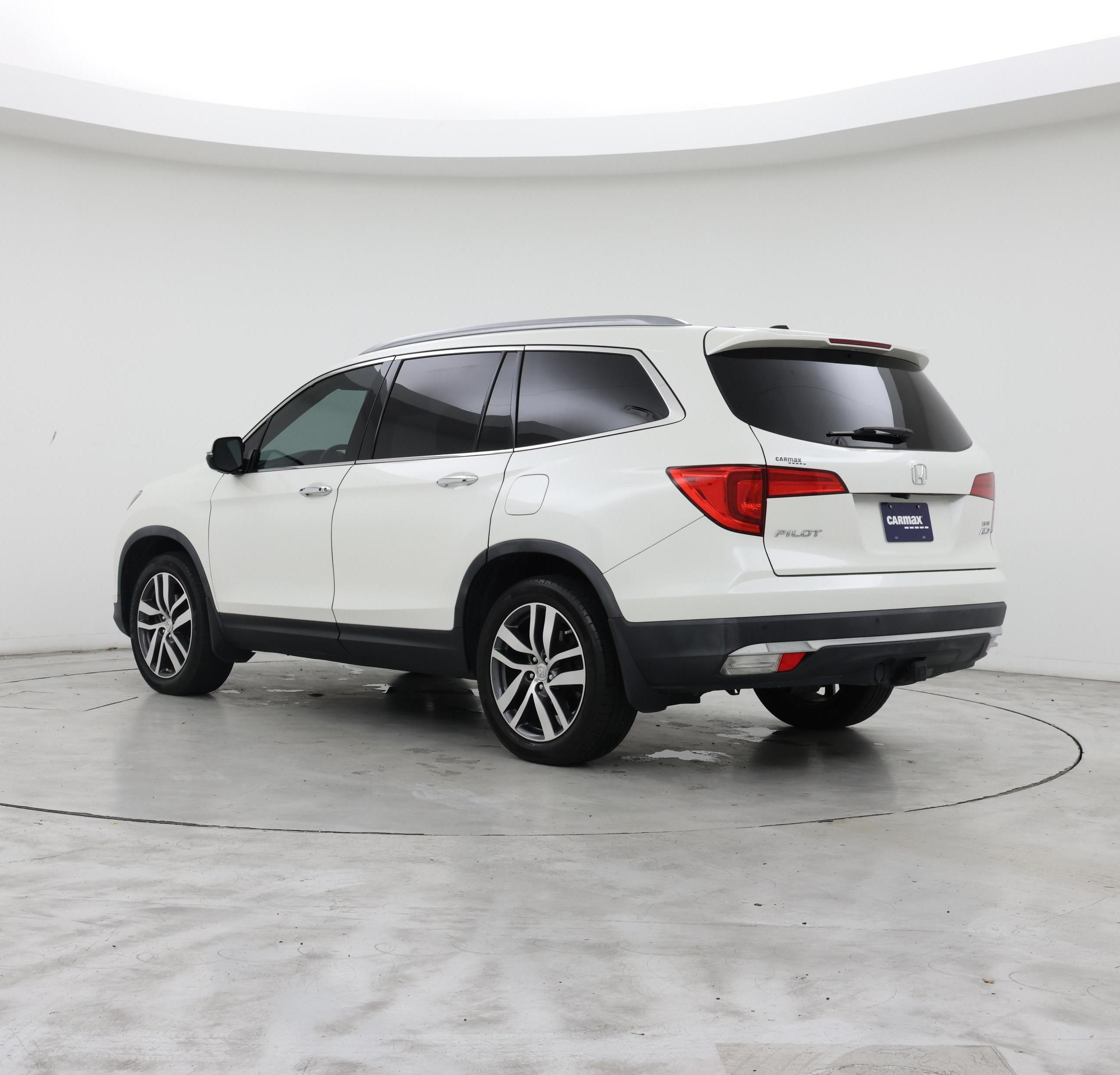 Thumbnail: 2017 Honda Pilot - 2