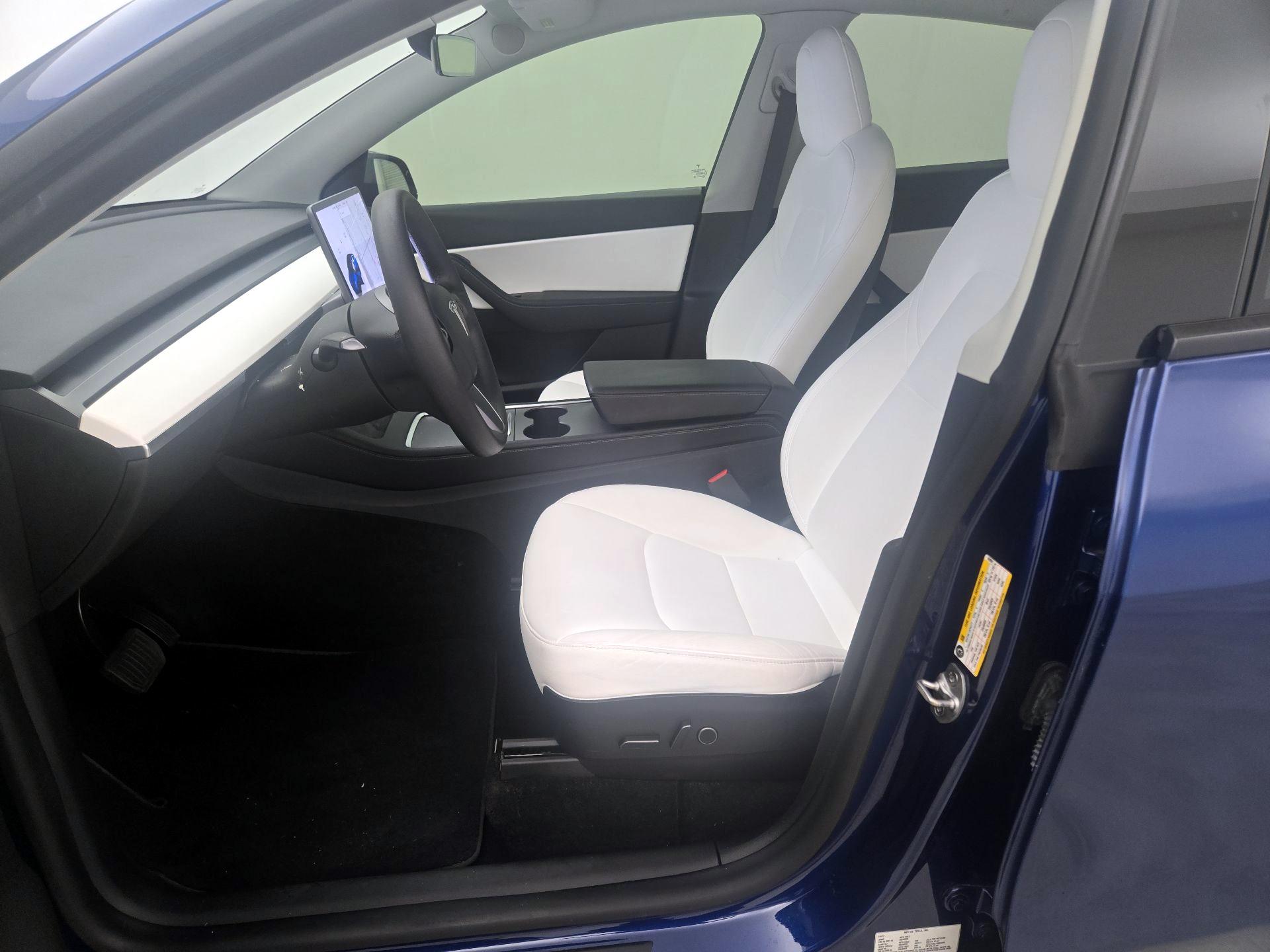 Thumbnail: 2022 Tesla Model Y - 11