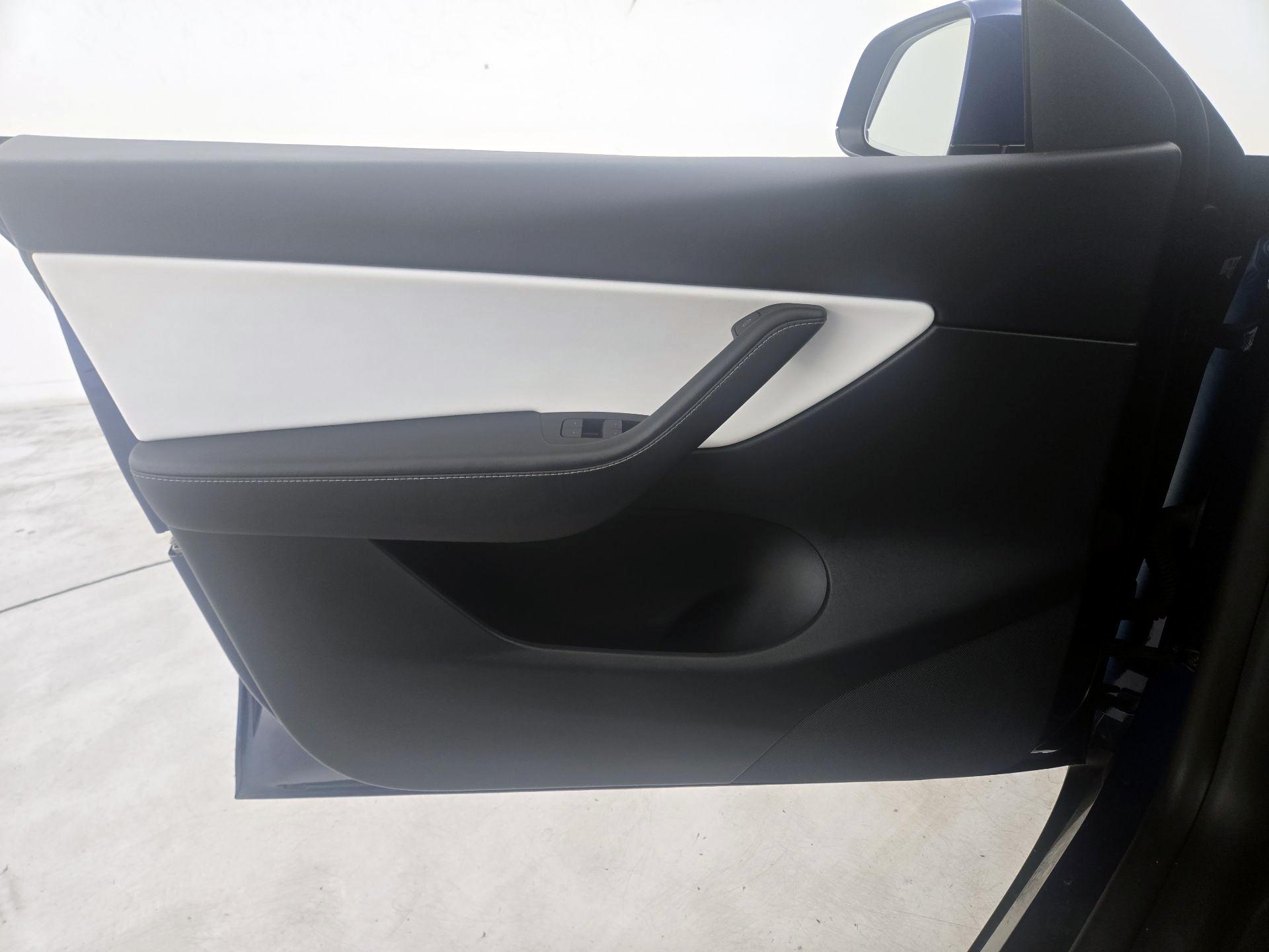 Thumbnail: 2022 Tesla Model Y - 12