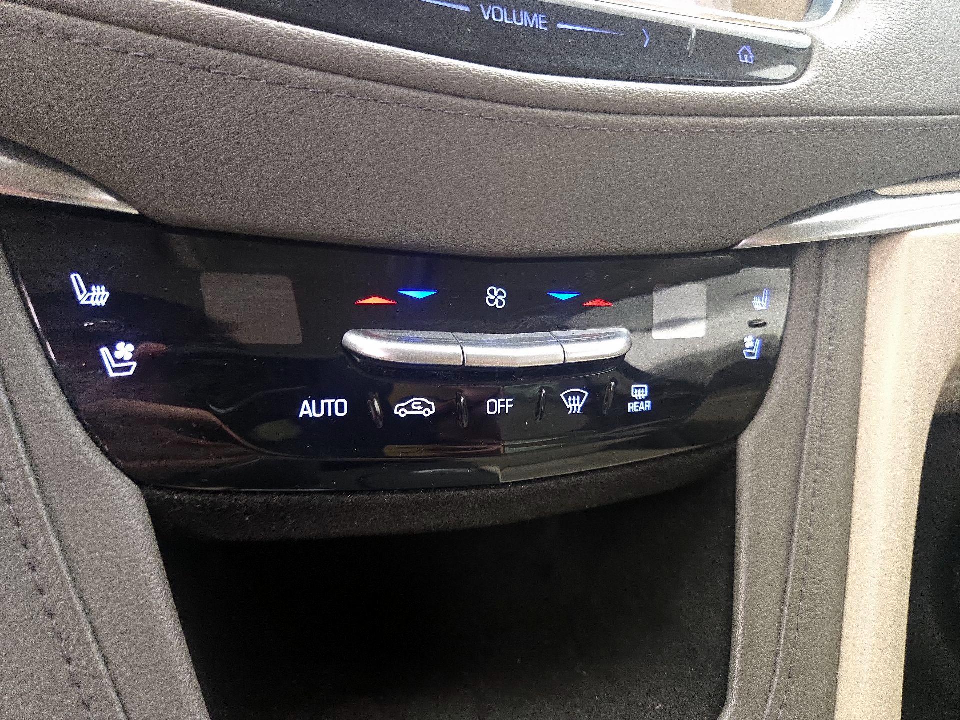 Thumbnail: 2018 Cadillac XT5 - 17