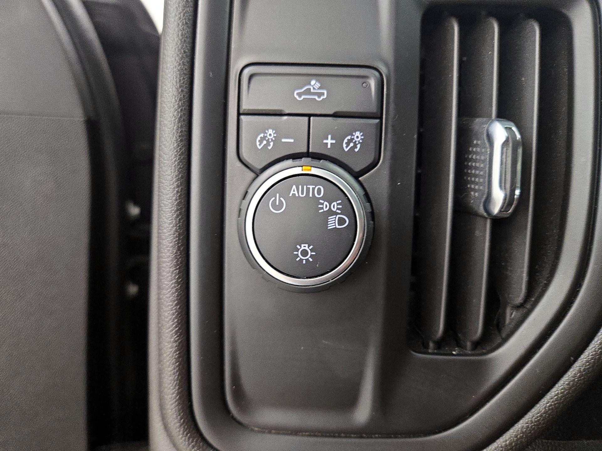 Thumbnail: 2020 Chevrolet Silverado 1500 - 13