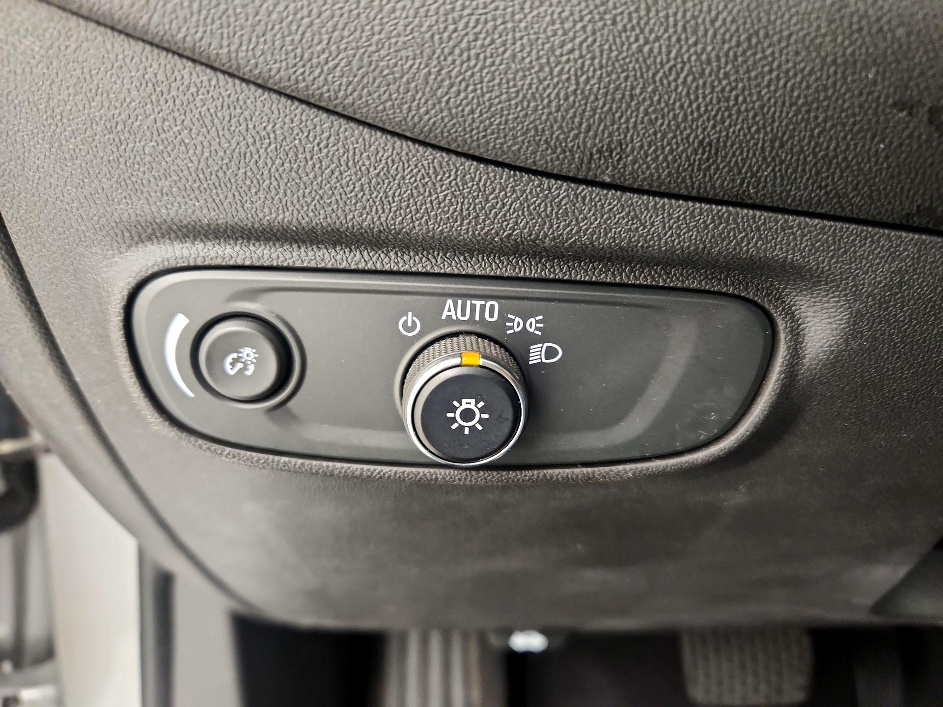 Thumbnail: 2020 Chevrolet Equinox - 13