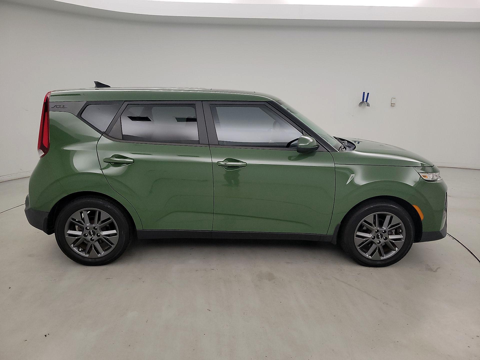 Thumbnail: 2022 Kia Soul - 4