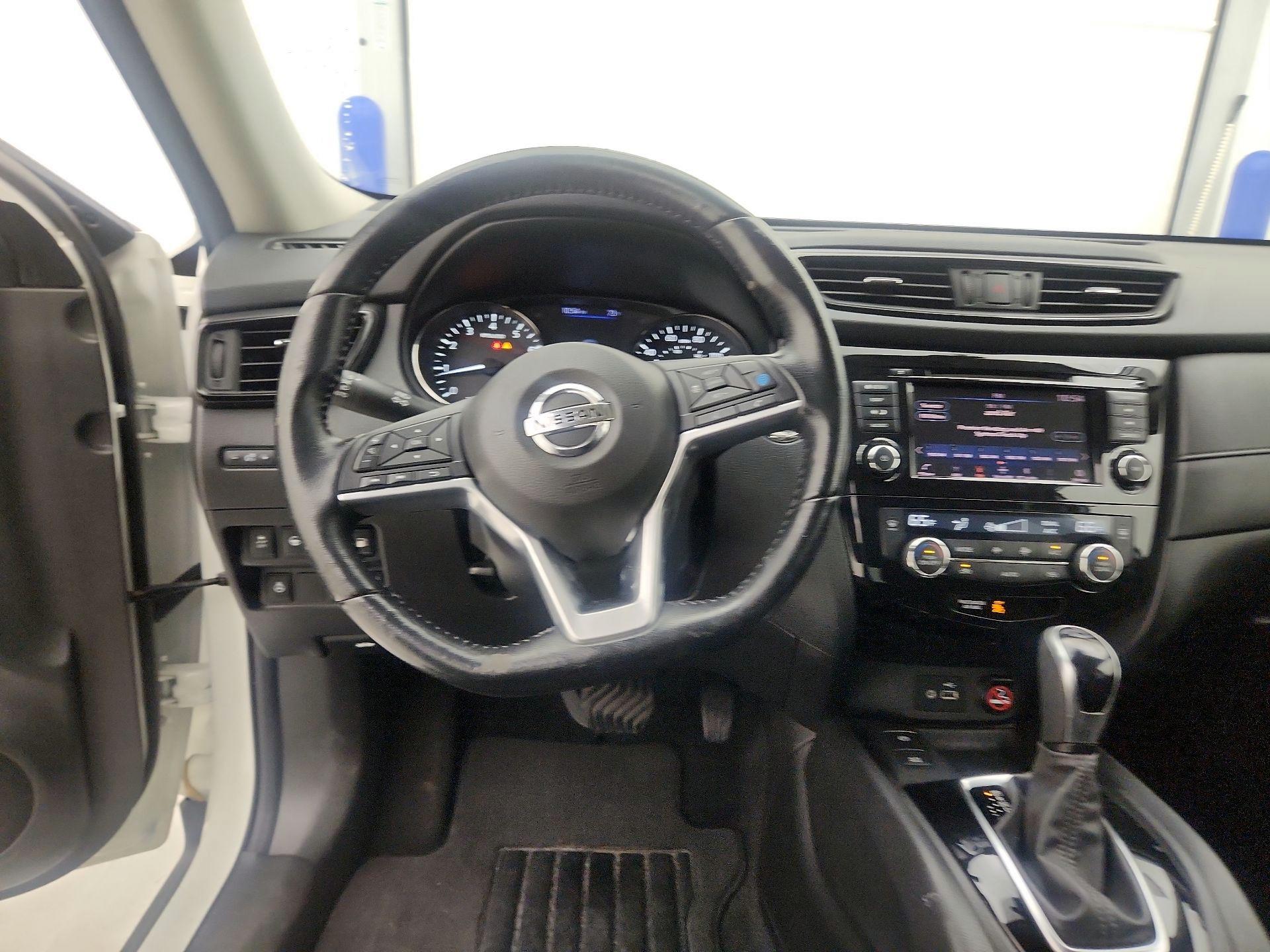 Thumbnail: 2020 Nissan Rogue - 10