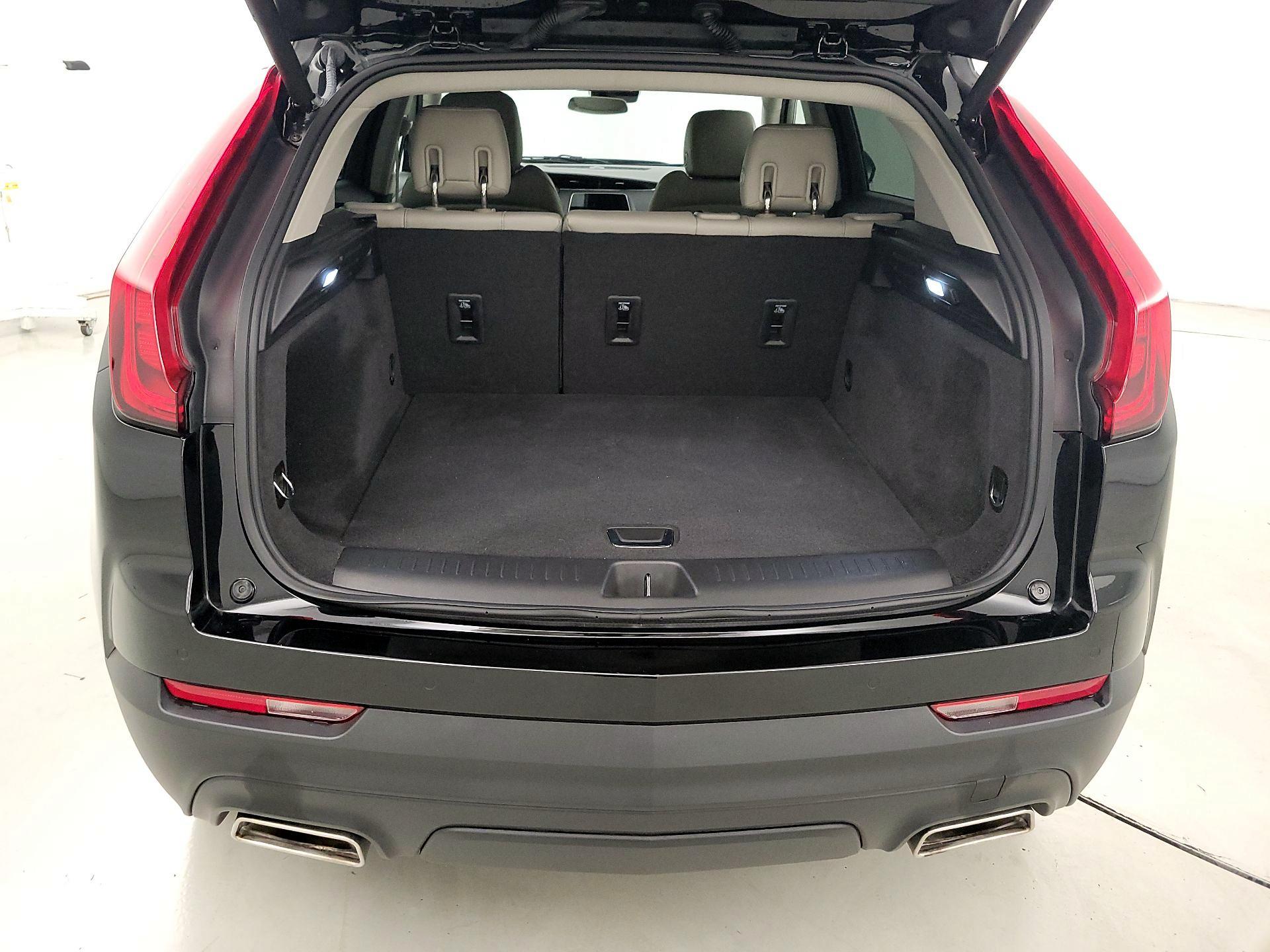 Thumbnail: 2023 Cadillac XT4 - 18