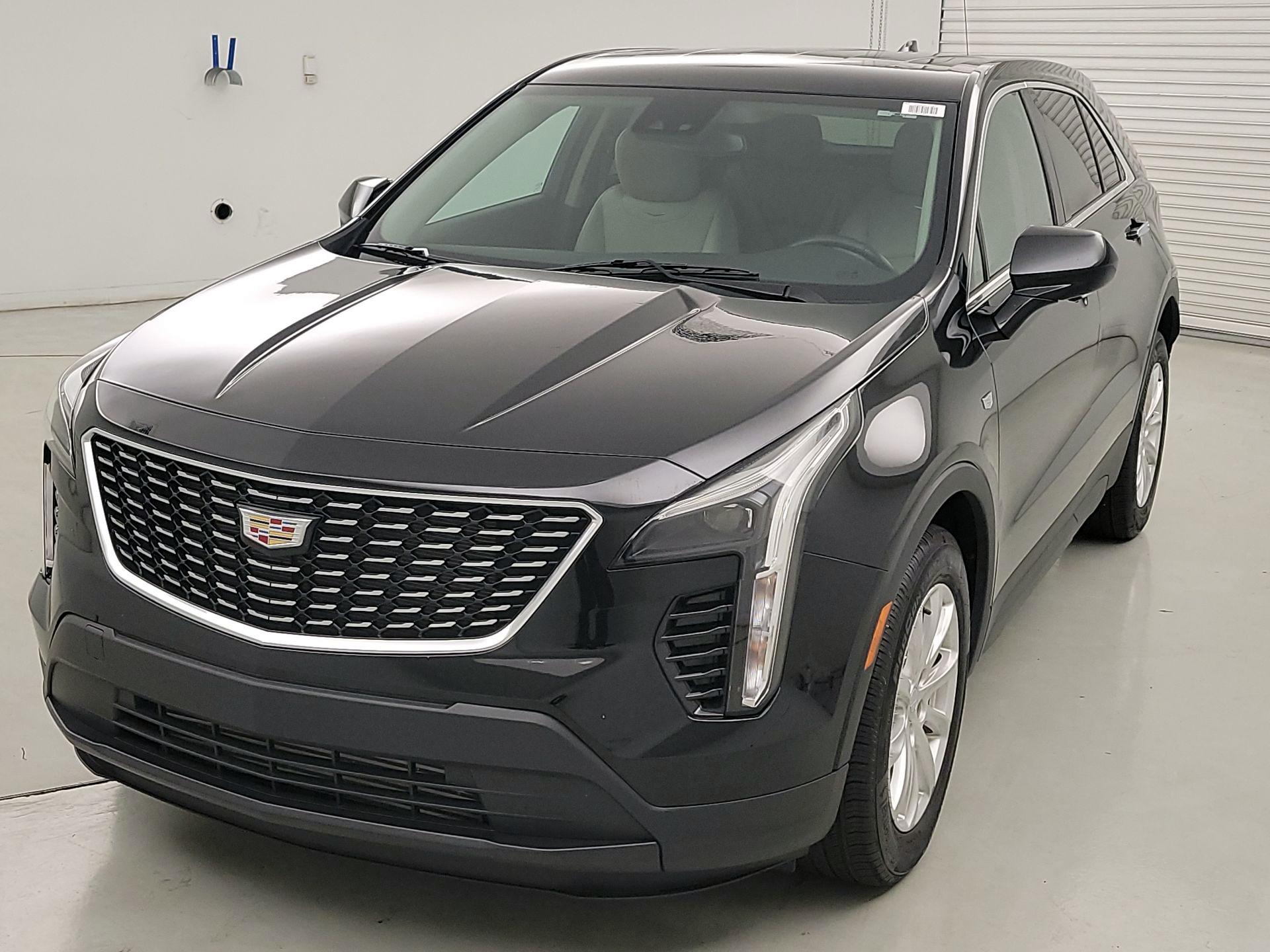 Thumbnail: 2023 Cadillac XT4 - 3