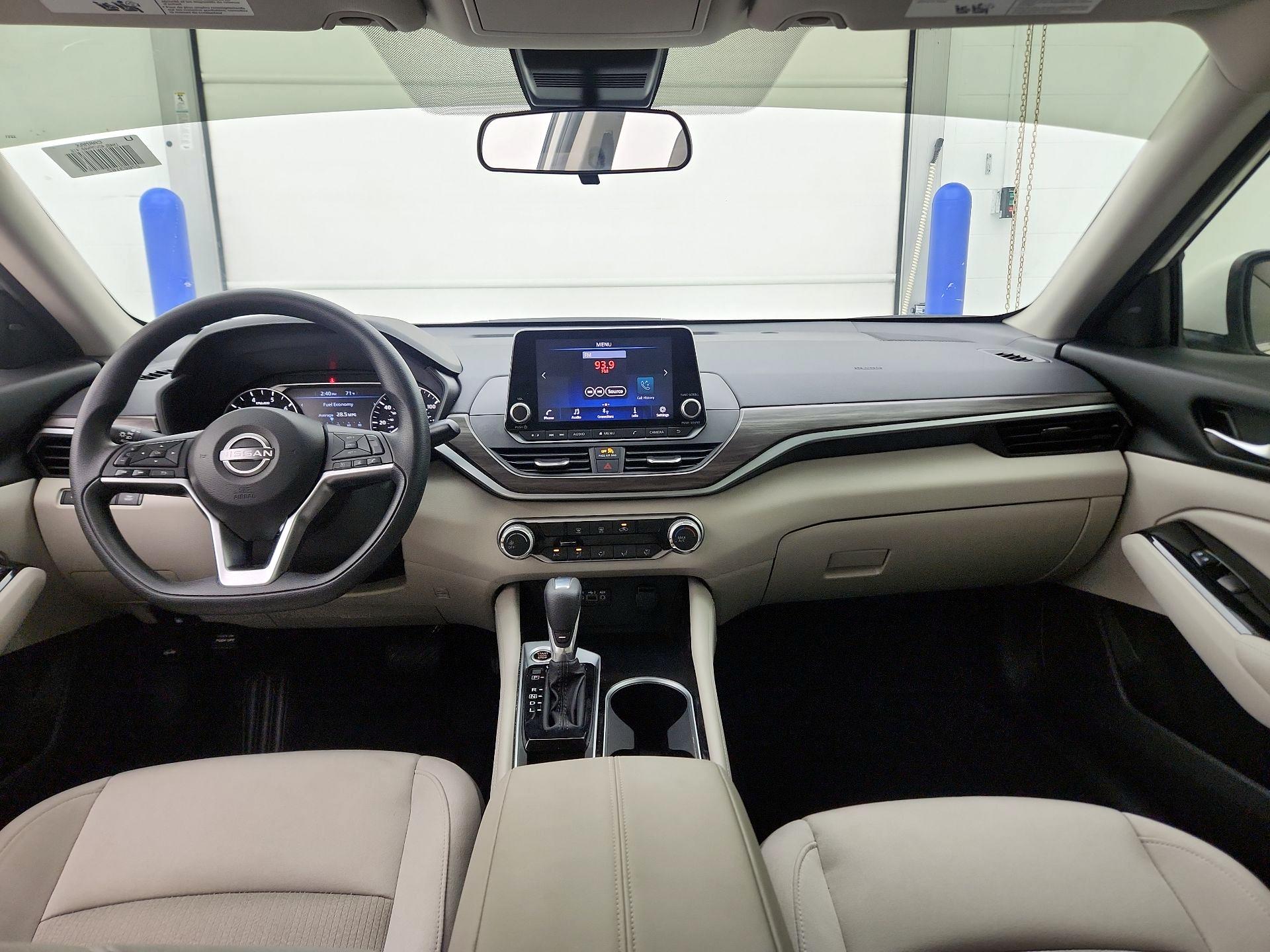 Thumbnail: 2023 Nissan Altima - 9