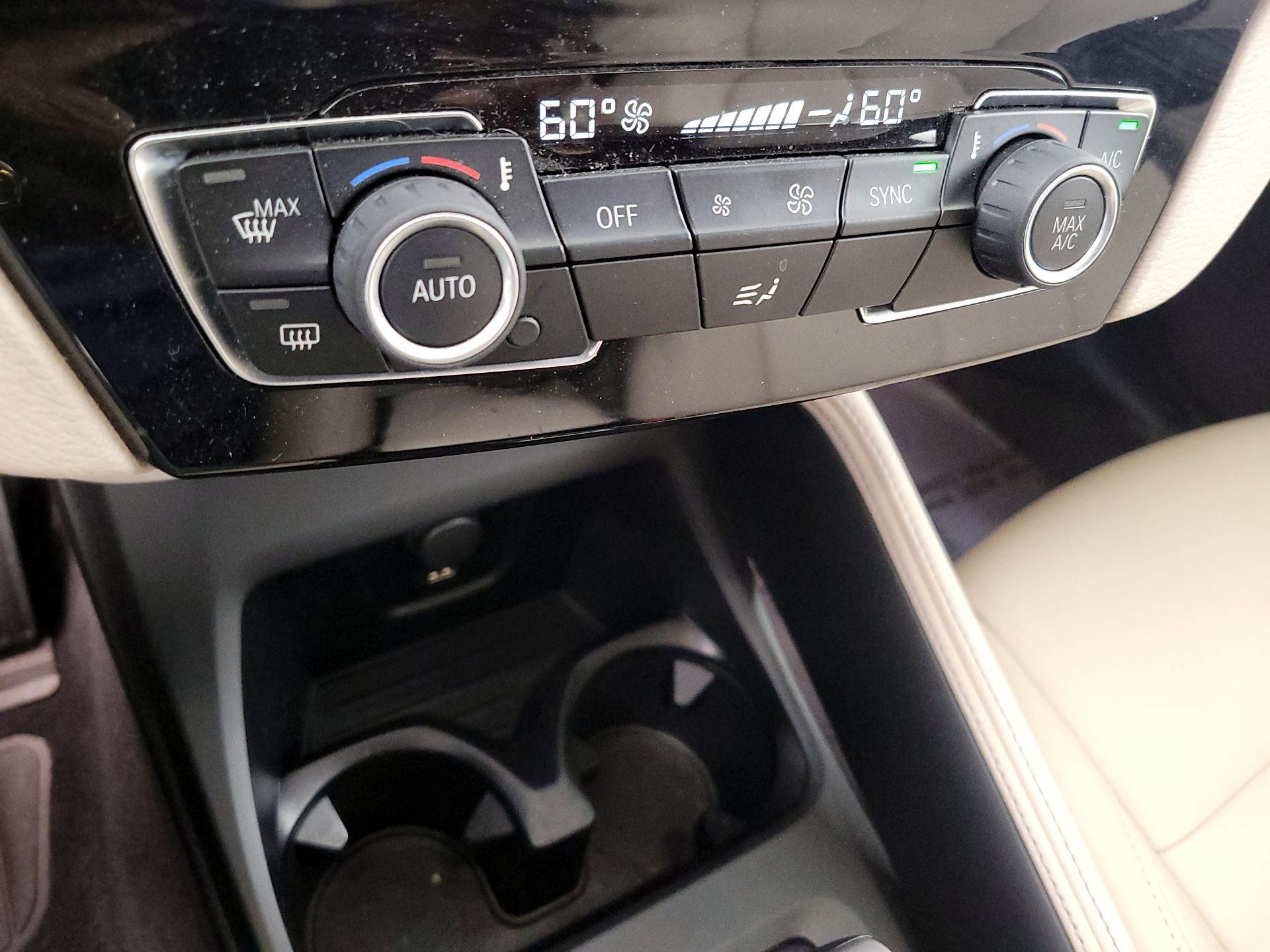 Thumbnail: 2022 BMW X1 - 15