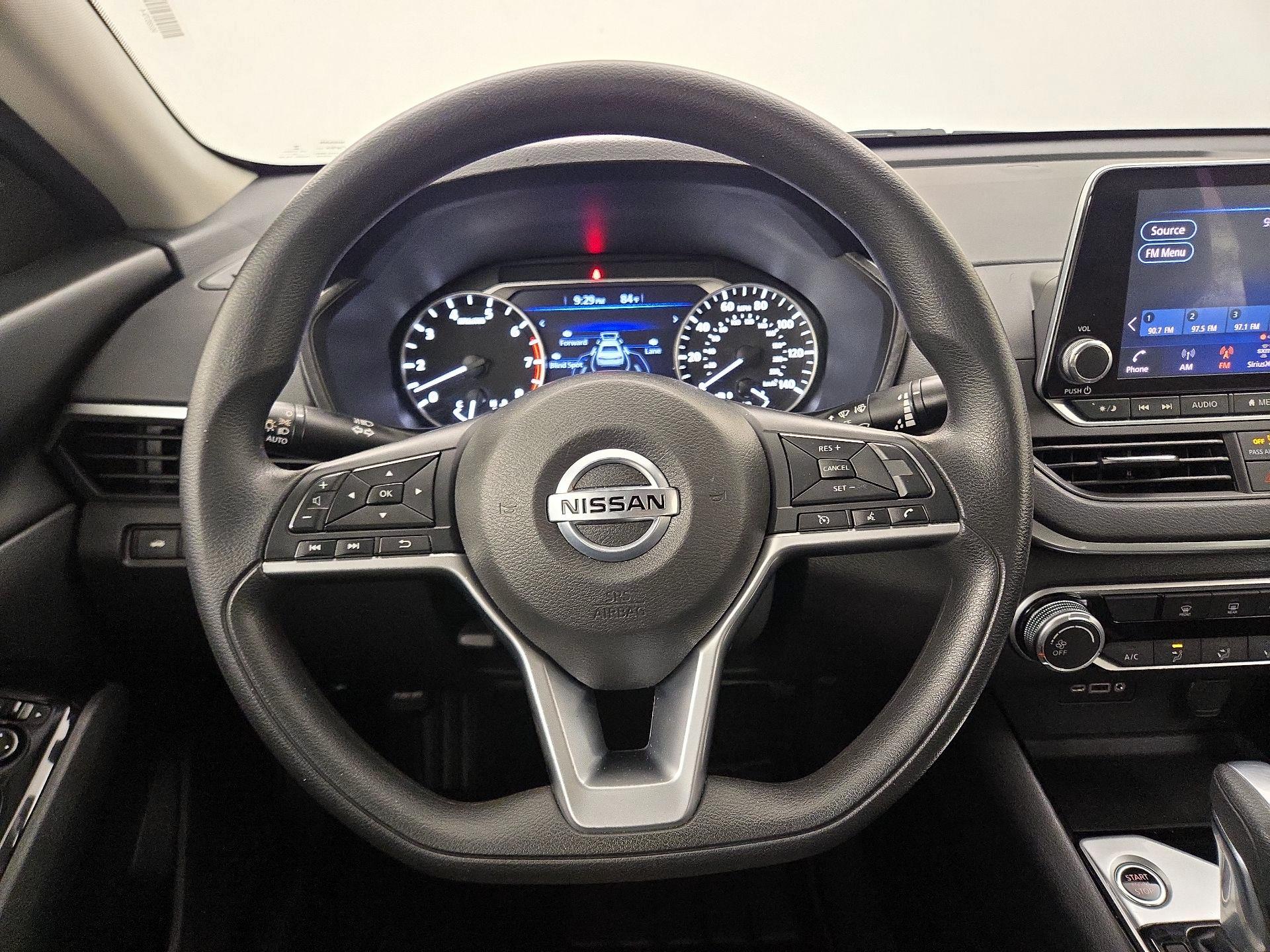 Thumbnail: 2021 Nissan Altima - 10