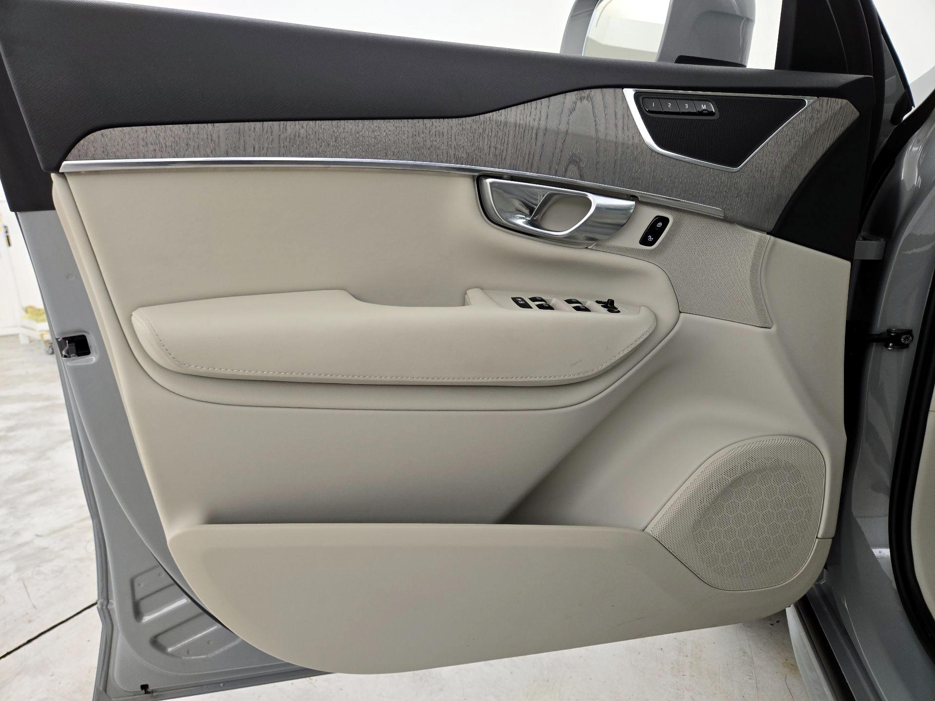 Thumbnail: 2025 Volvo XC90 - 12