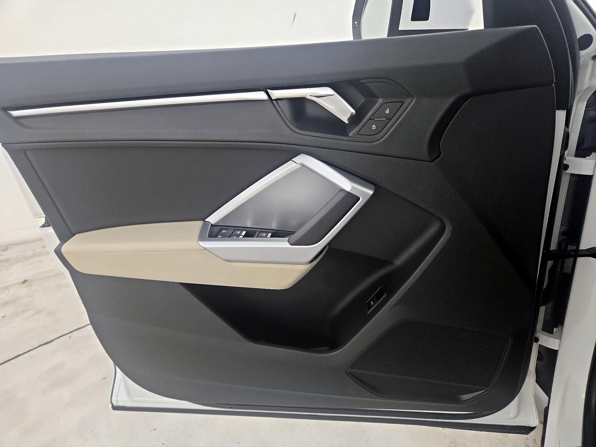 Thumbnail: 2020 Audi Q3 - 12