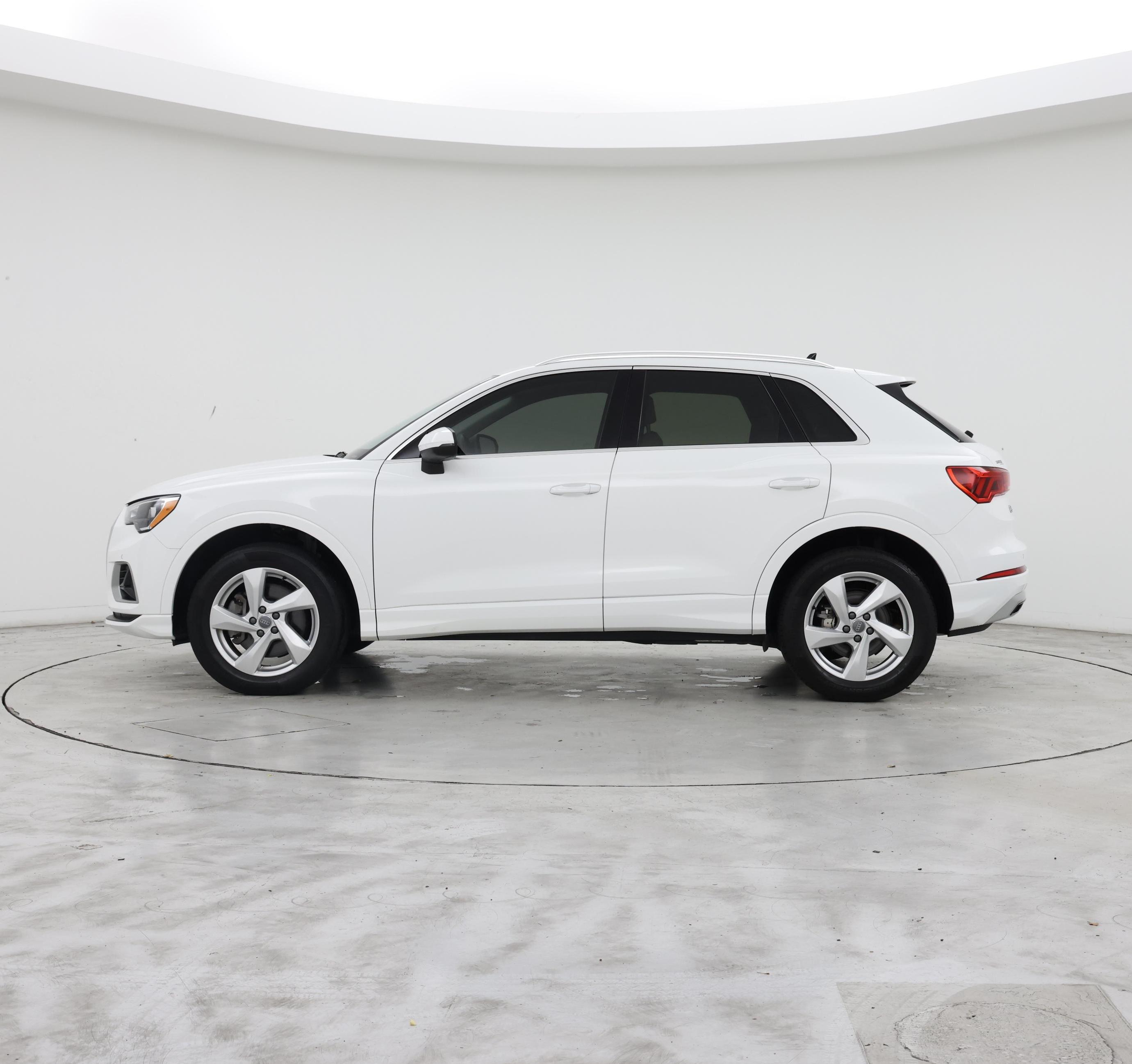 Thumbnail: 2020 Audi Q3 - 3