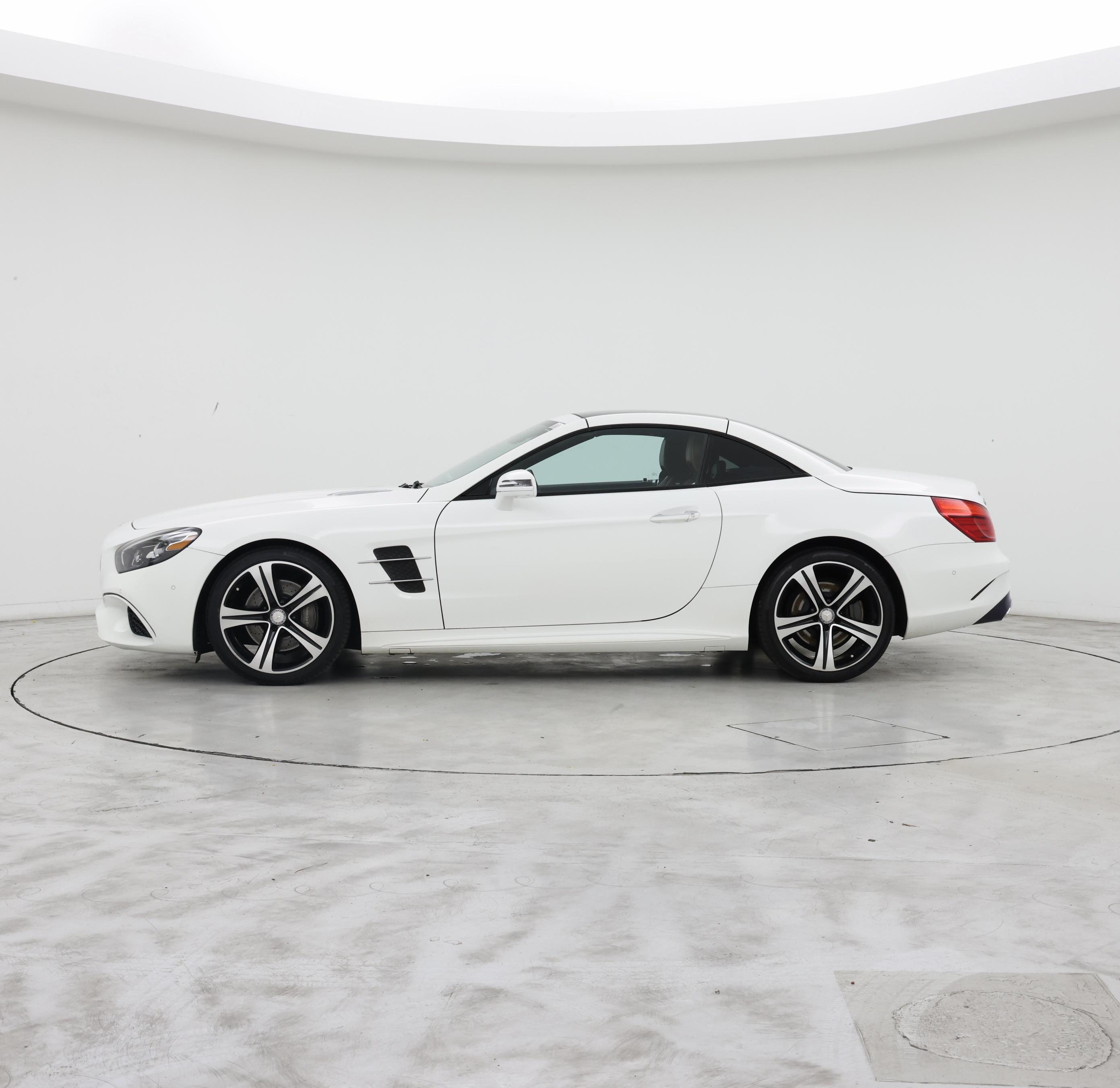 Thumbnail: 2017 Mercedes-Benz SL-Class - 3