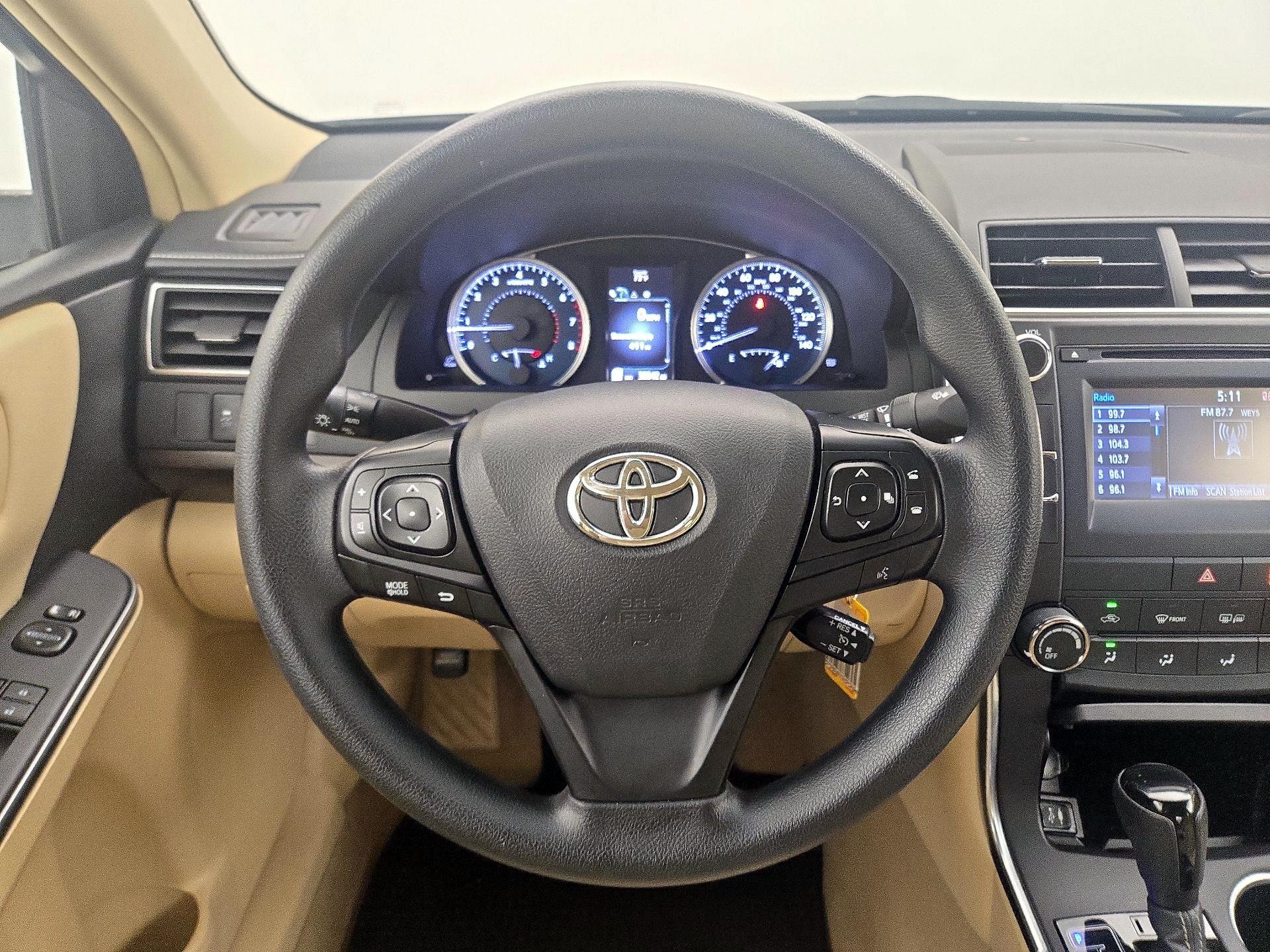 Thumbnail: 2016 Toyota Camry - 10