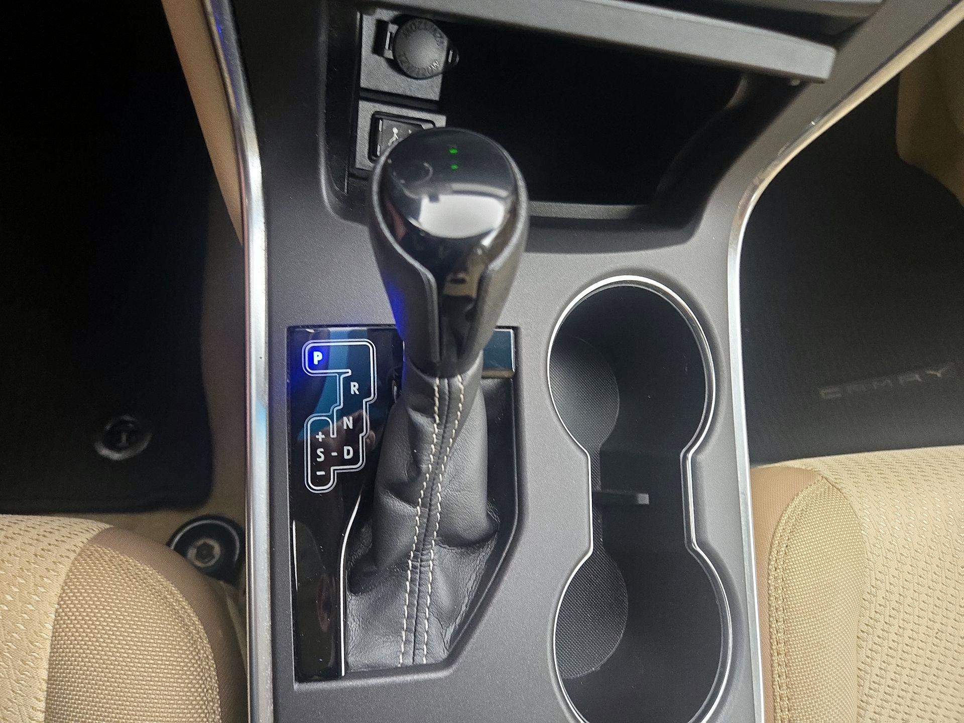 Thumbnail: 2016 Toyota Camry - 17