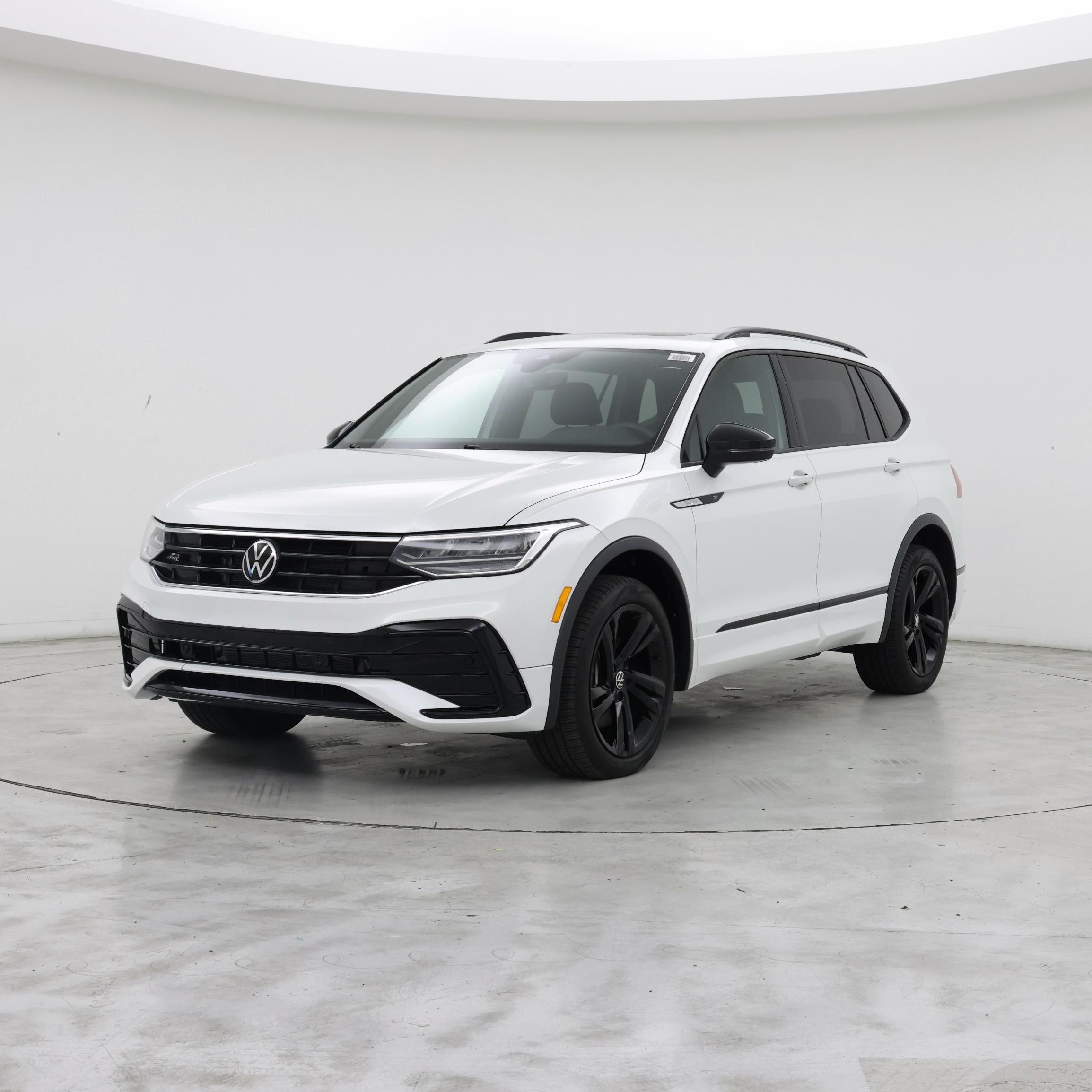Thumbnail: 2023 Volkswagen Tiguan - 4