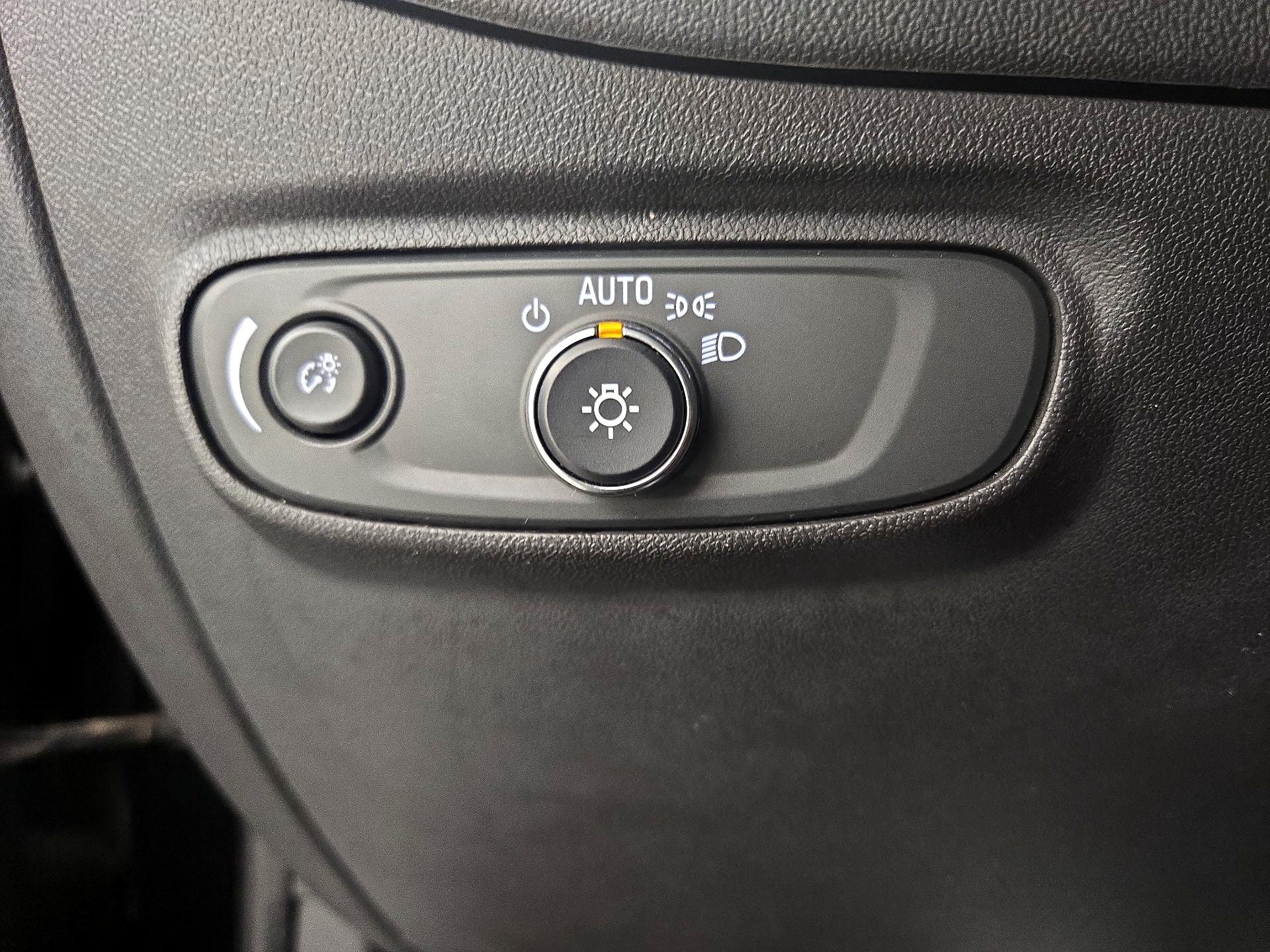 Thumbnail: 2019 Chevrolet Equinox - 13