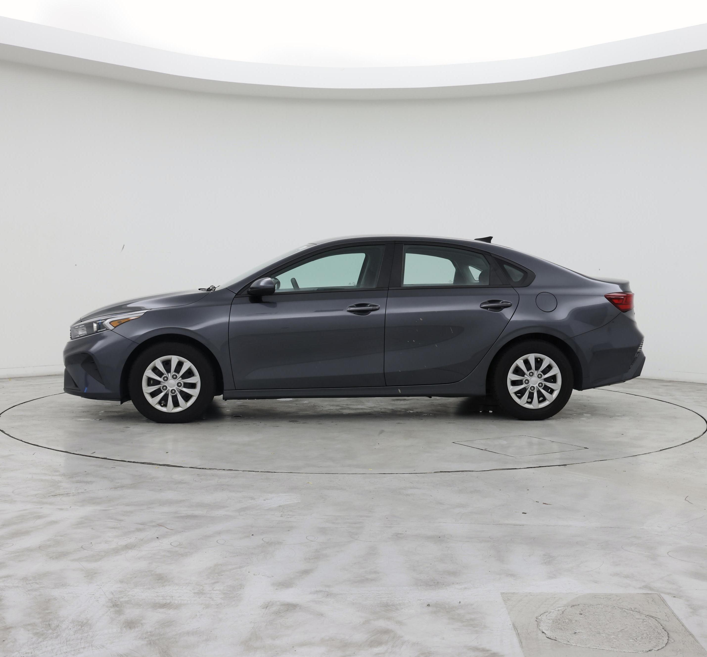 Thumbnail: 2022 Kia Forte - 3