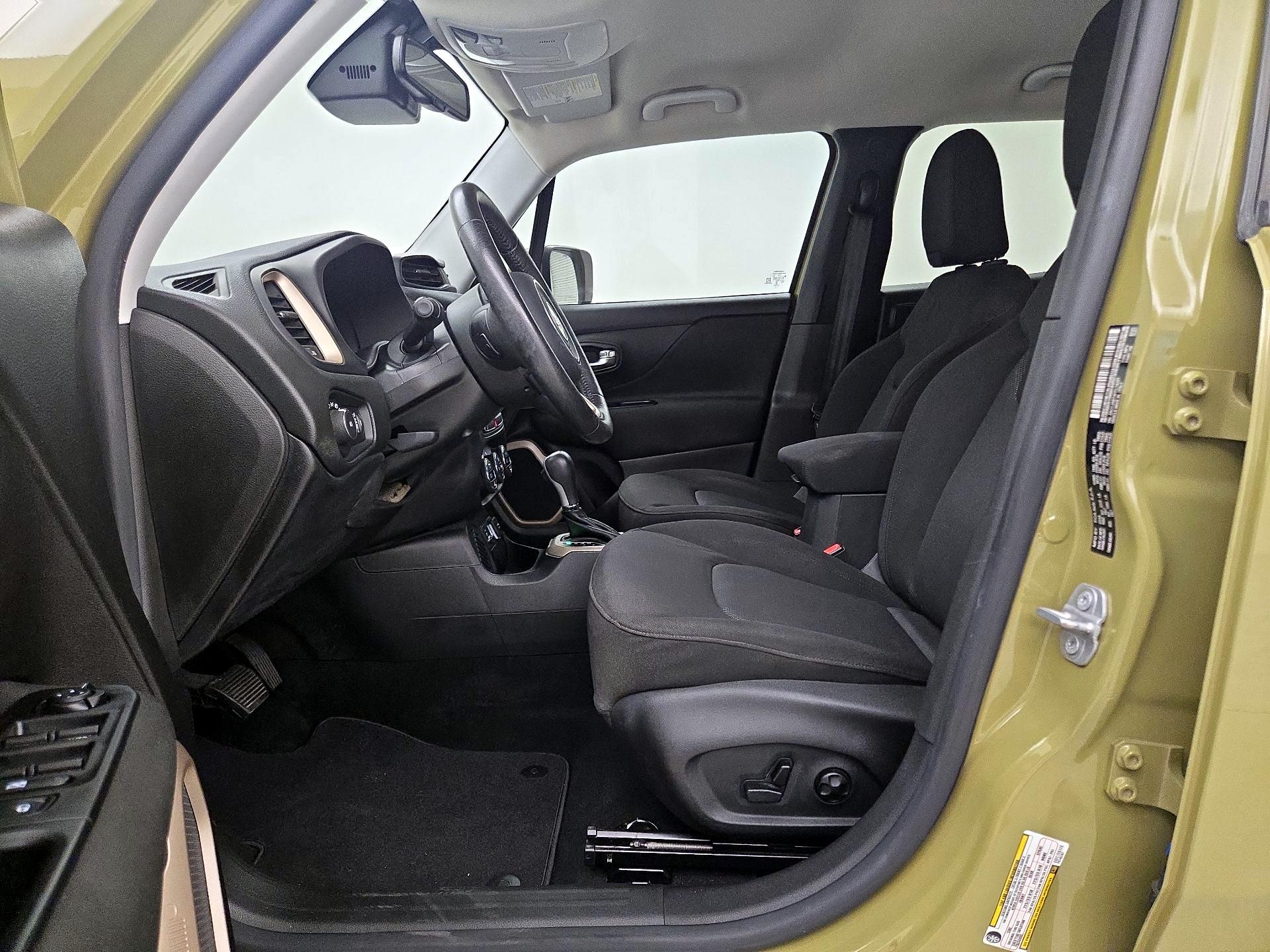 Thumbnail: 2015 Jeep Renegade - 11