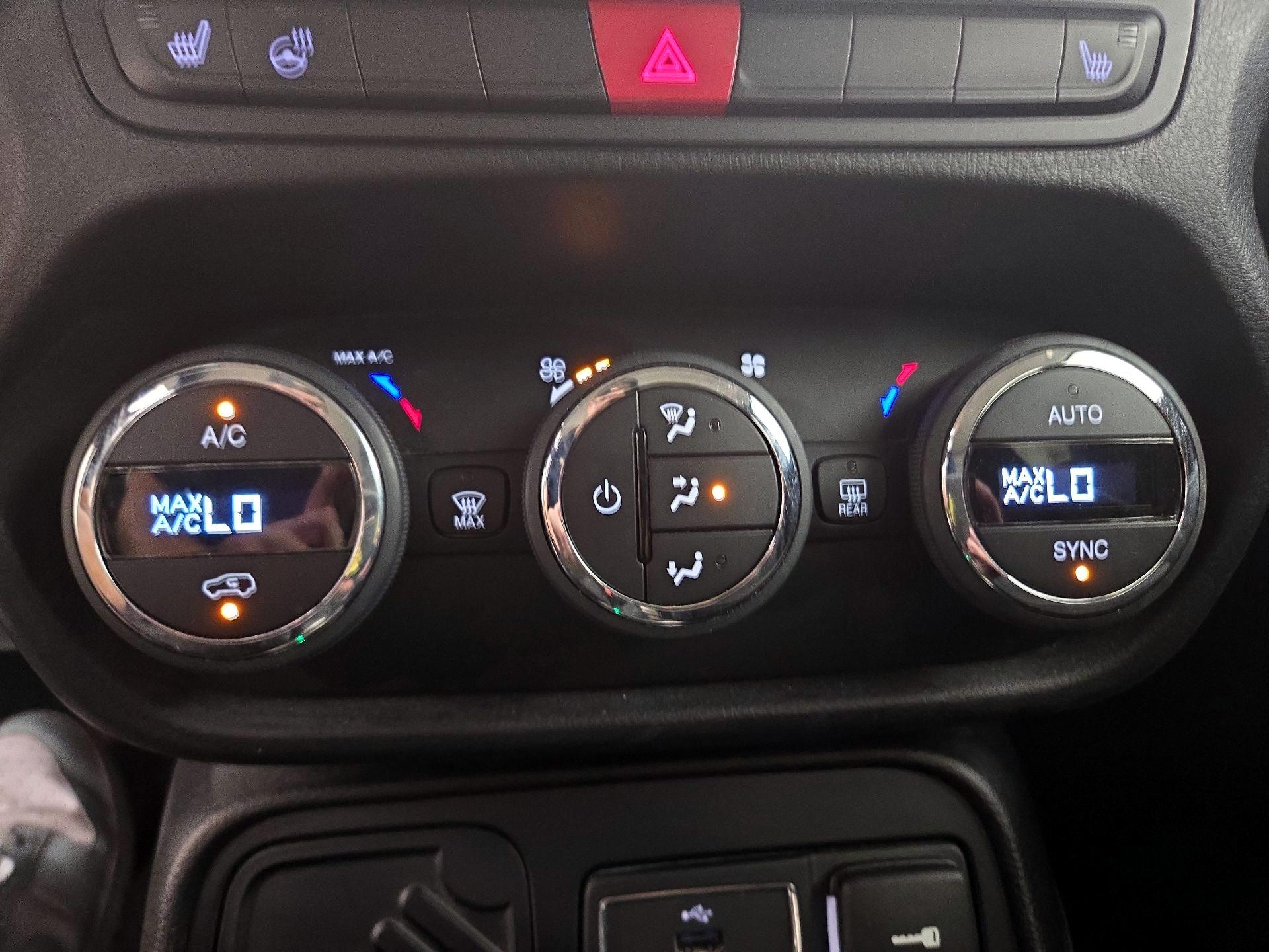 Thumbnail: 2015 Jeep Renegade - 16