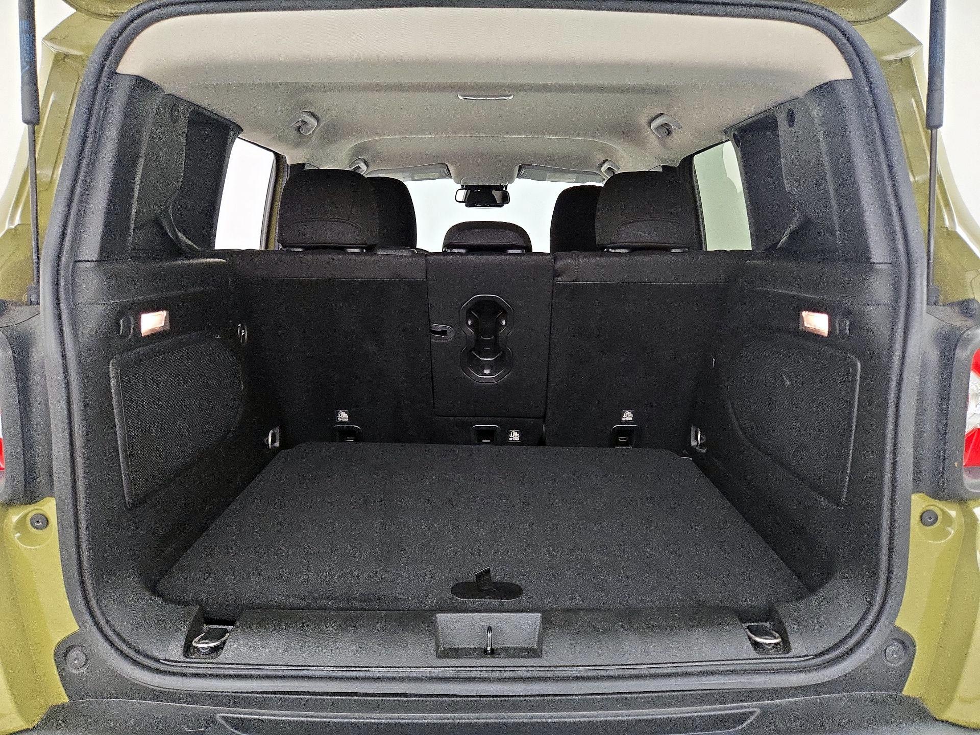 Thumbnail: 2015 Jeep Renegade - 20