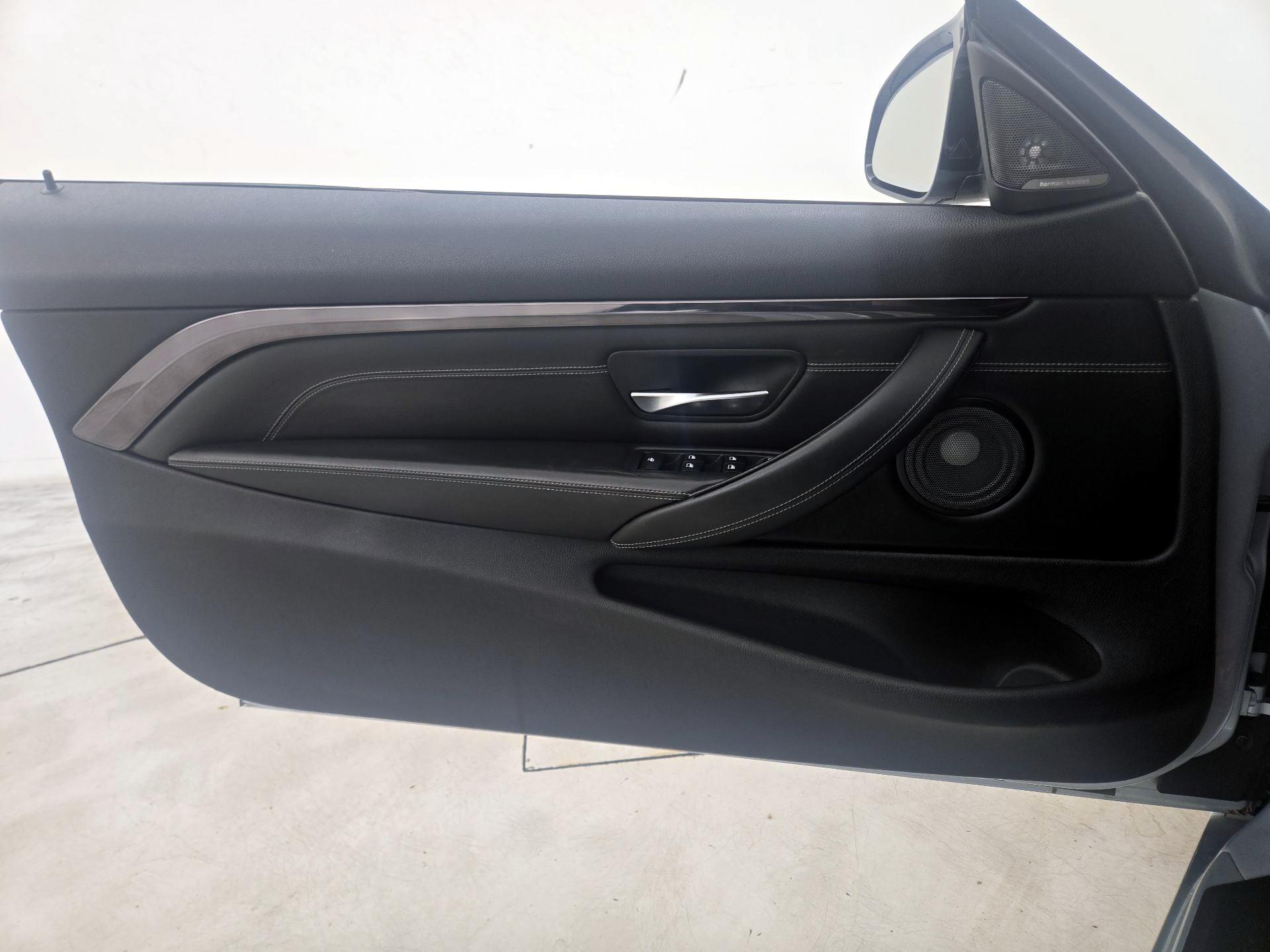 Thumbnail: 2016 BMW M4 - 12
