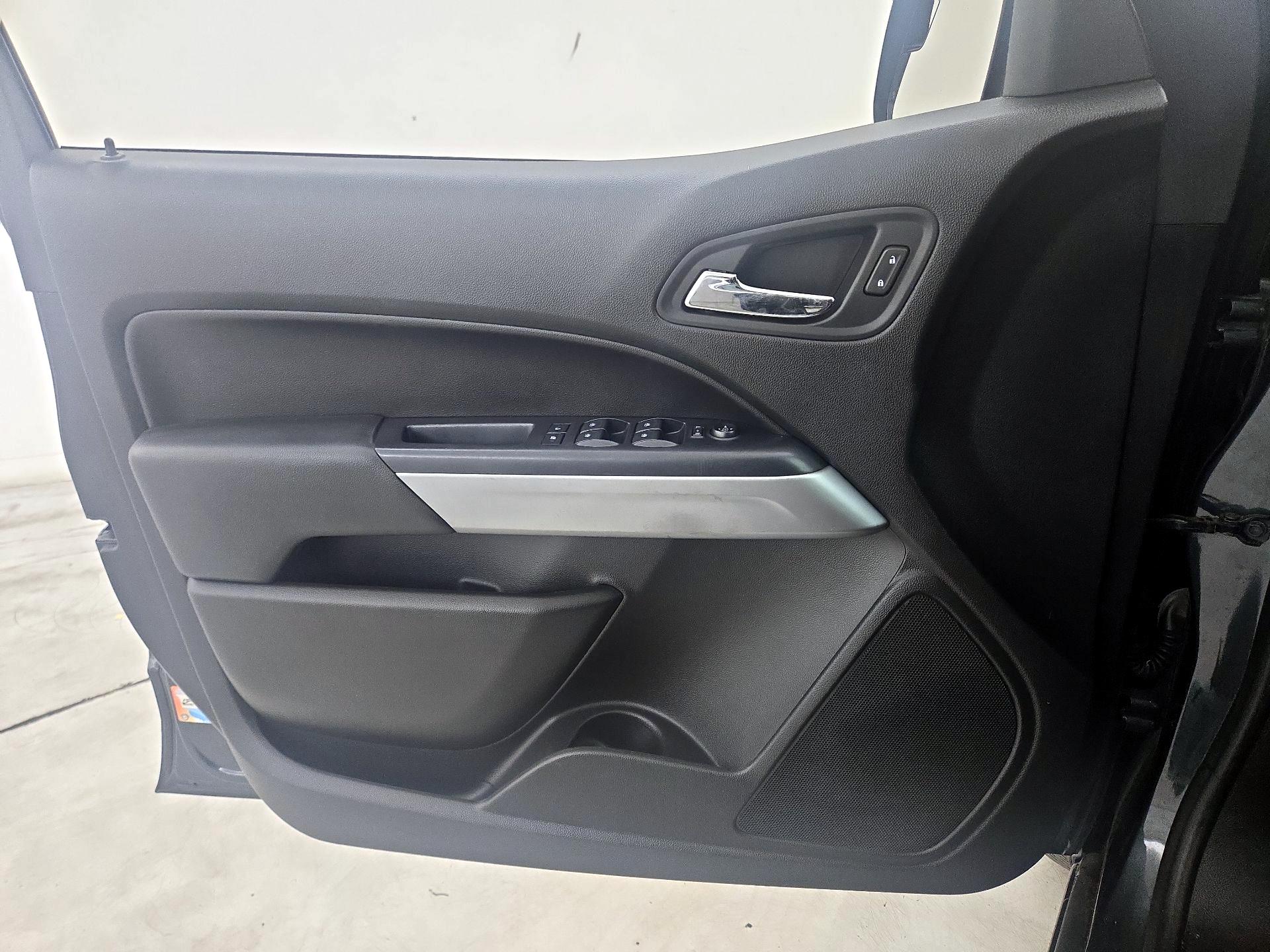Thumbnail: 2017 Chevrolet Colorado - 12