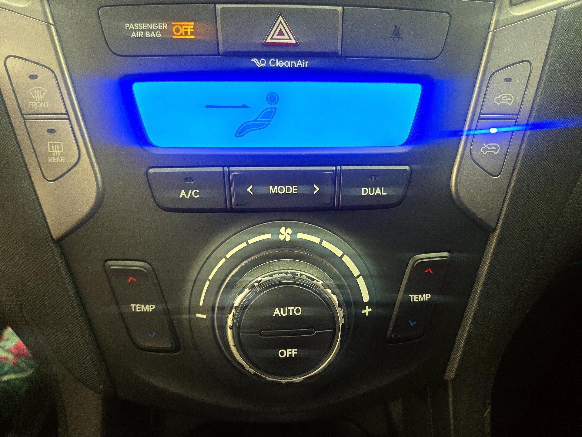 Thumbnail: 2015 Hyundai Santa Fe - 16