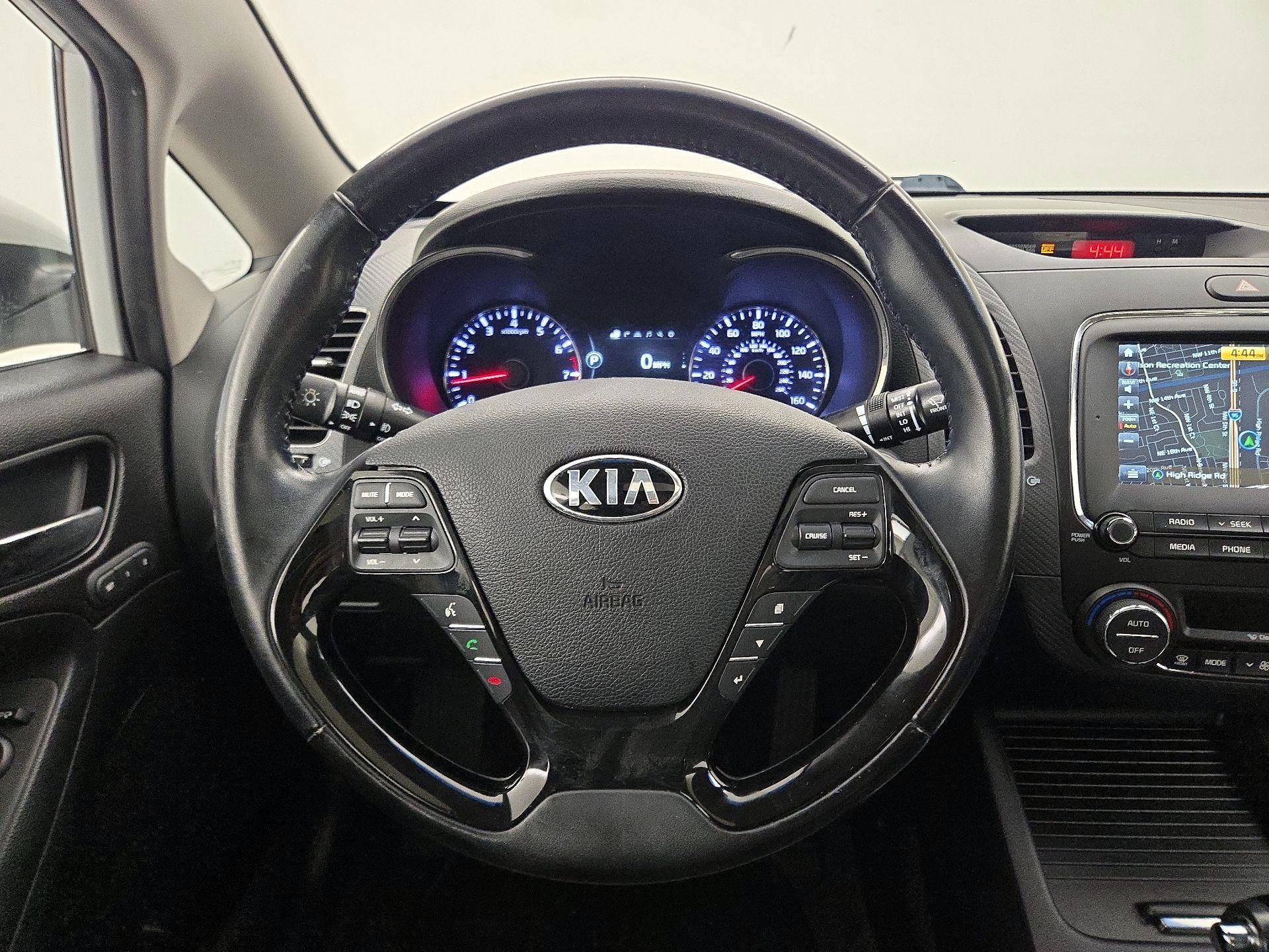 Thumbnail: 2017 Kia Forte - 10