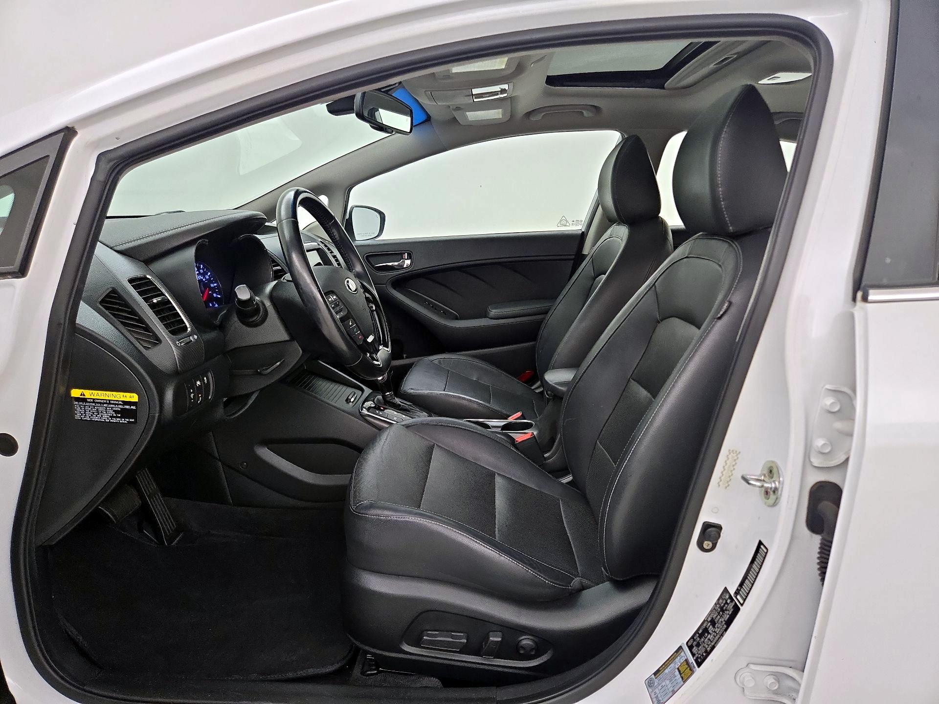 Thumbnail: 2017 Kia Forte - 11