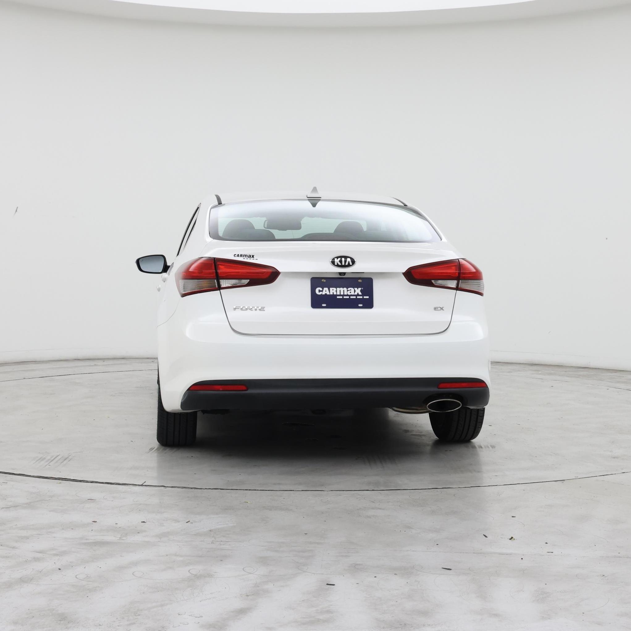 Thumbnail: 2017 Kia Forte - 6