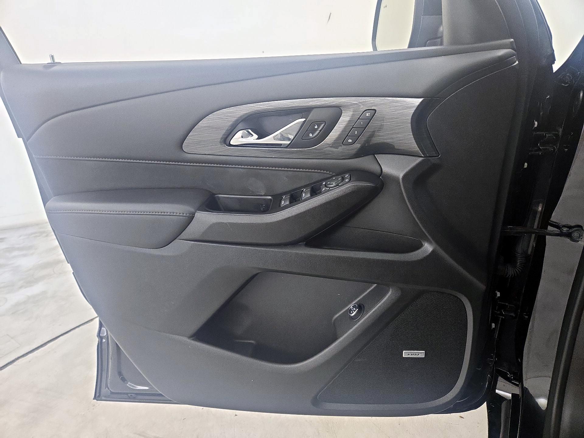Thumbnail: 2023 Chevrolet Traverse - 12
