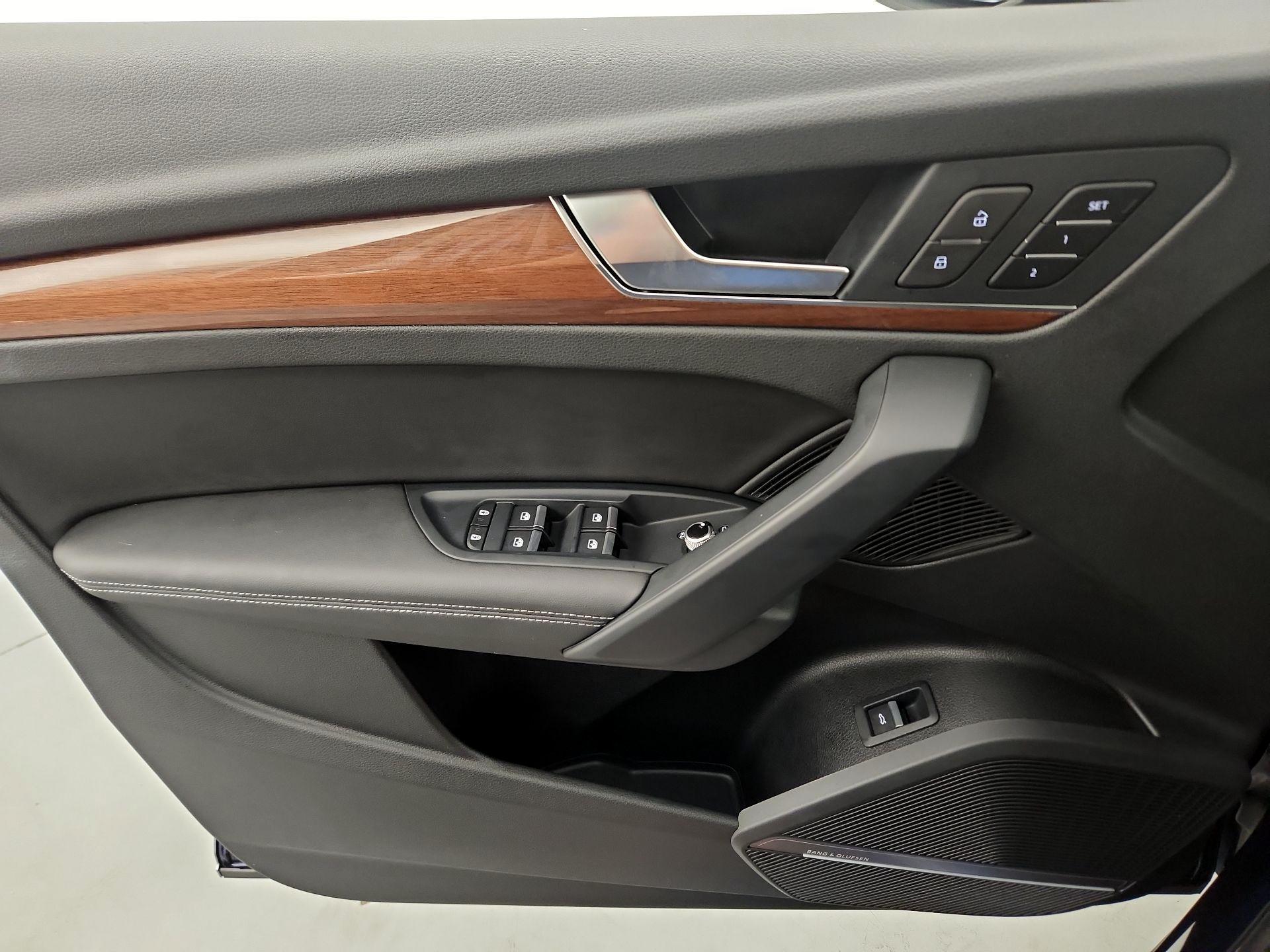 Thumbnail: 2022 Audi Q5 - 12