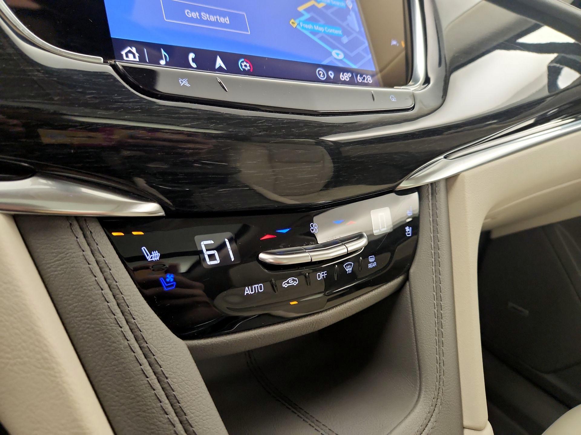 Thumbnail: 2023 Cadillac XT6 - 16