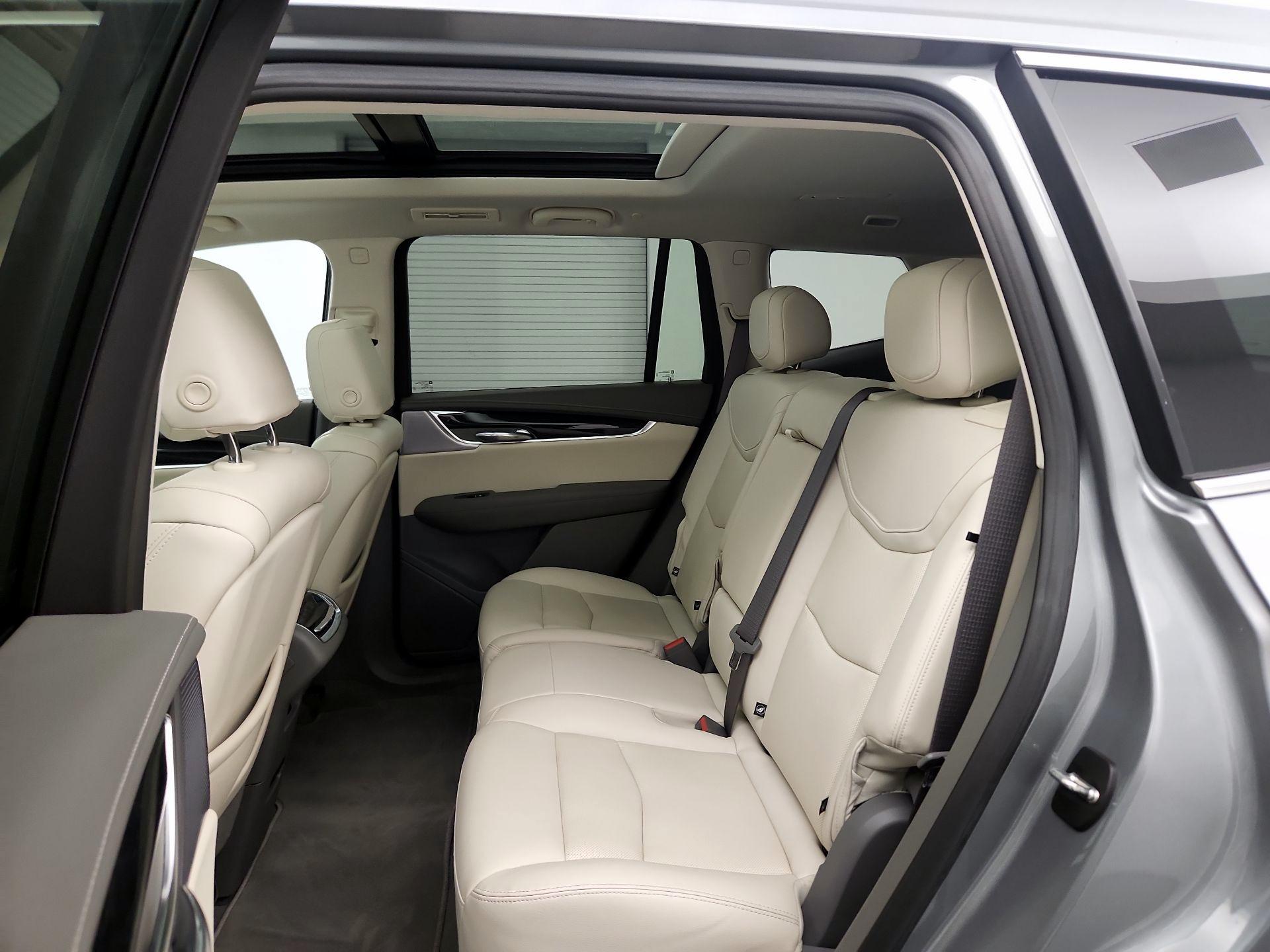 Thumbnail: 2023 Cadillac XT6 - 19