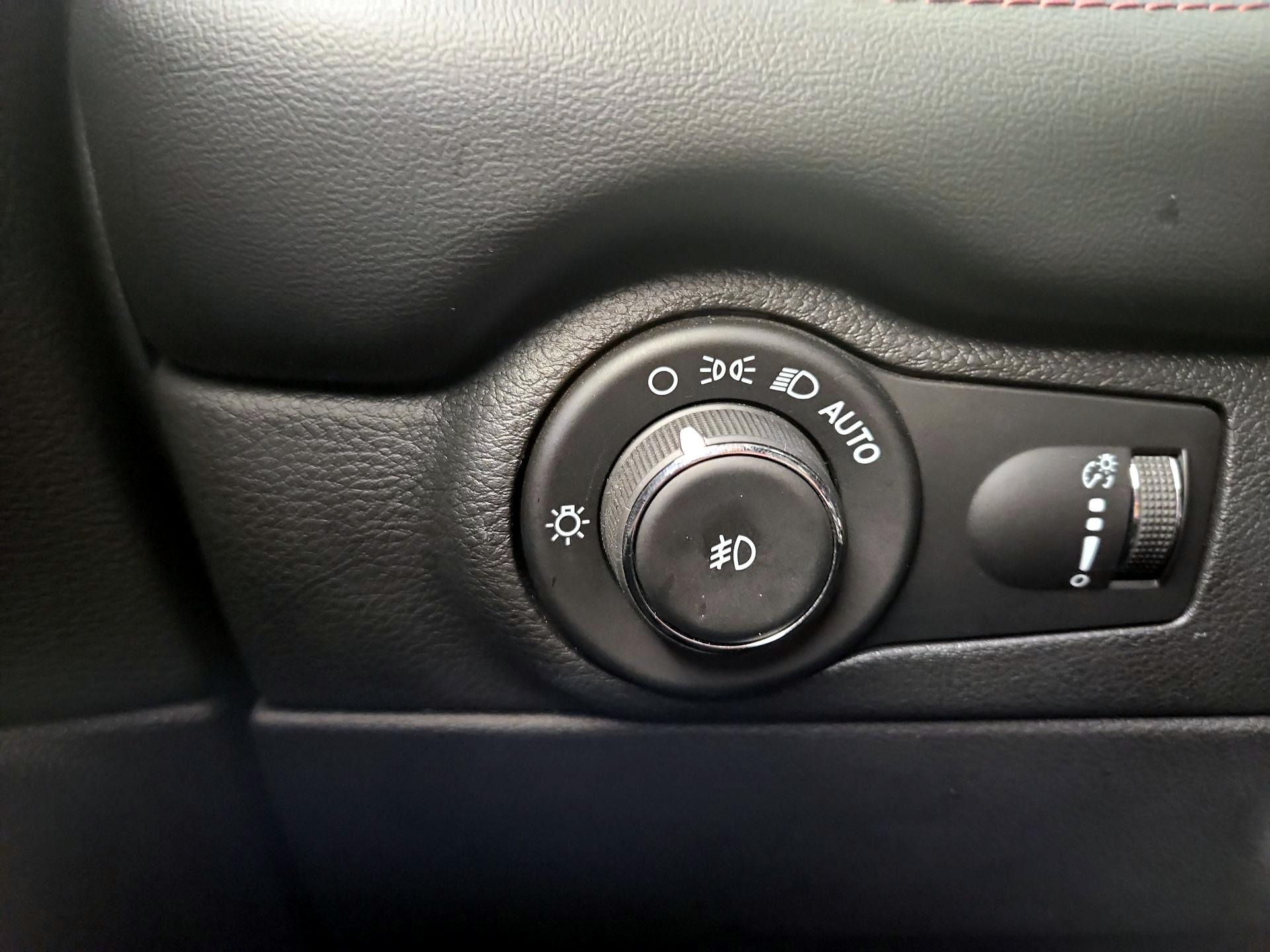 Thumbnail: 2021 Dodge Durango - 13