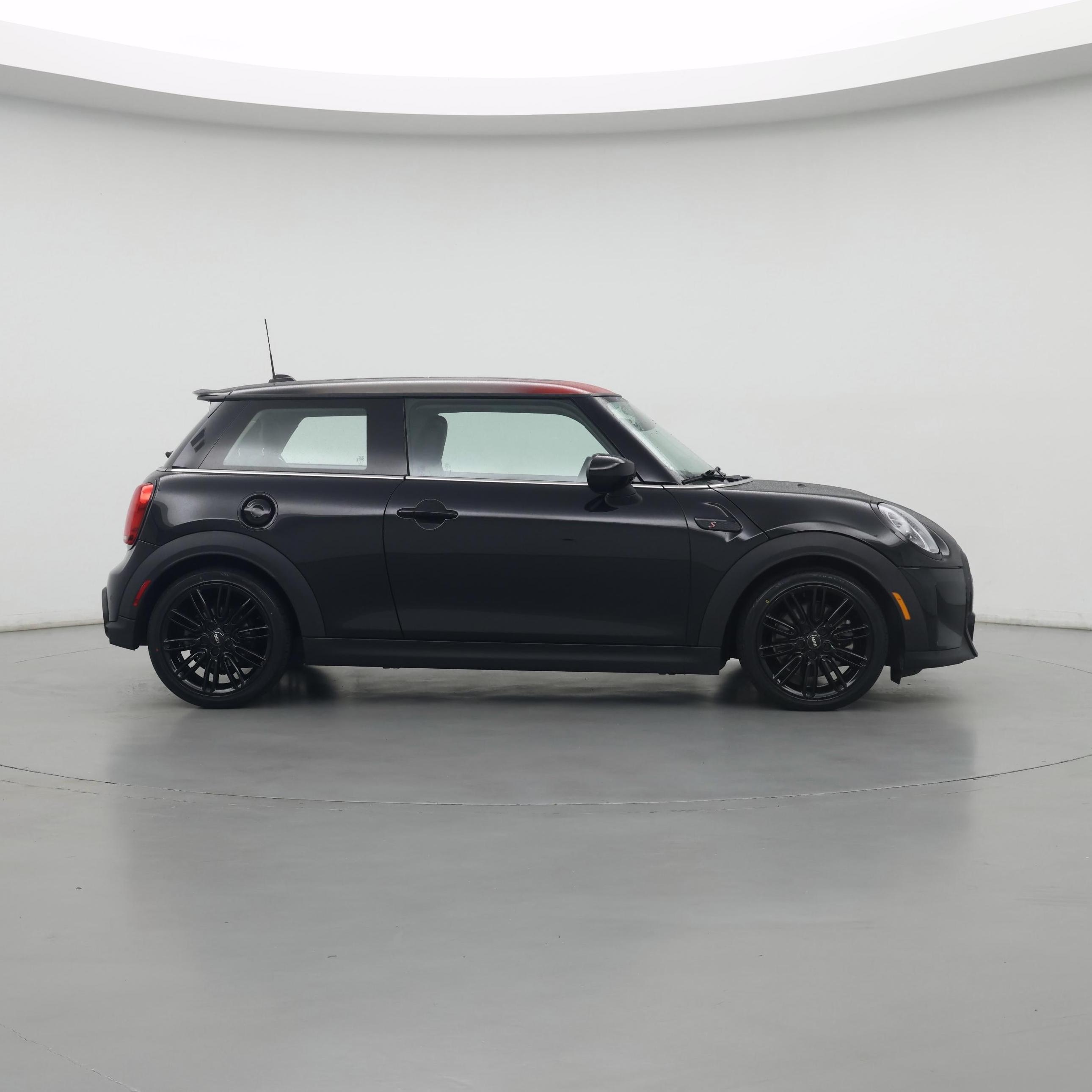 Thumbnail: 2023 MINI Cooper Hardtop - 7