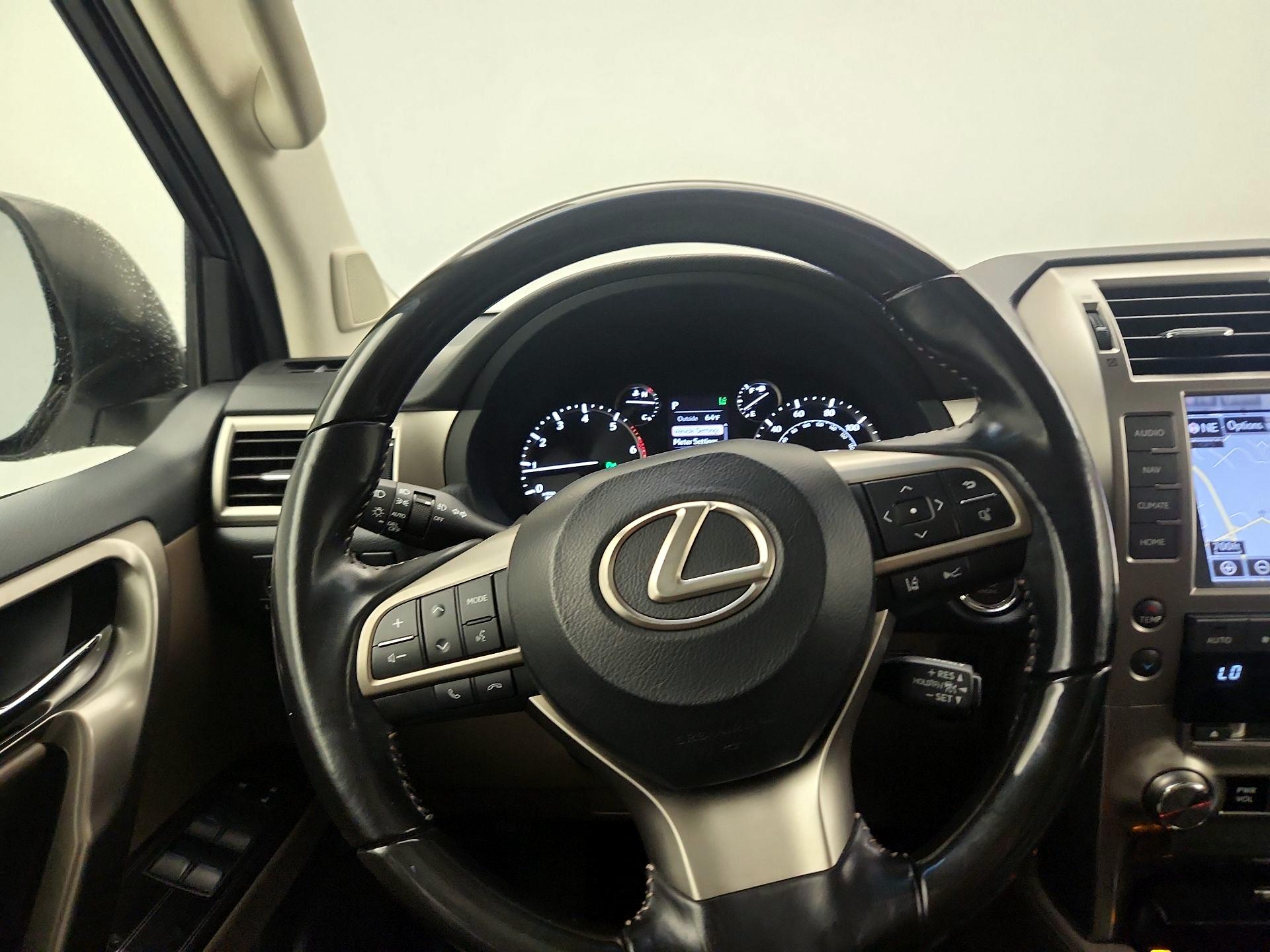 Thumbnail: 2020 Lexus GX - 10