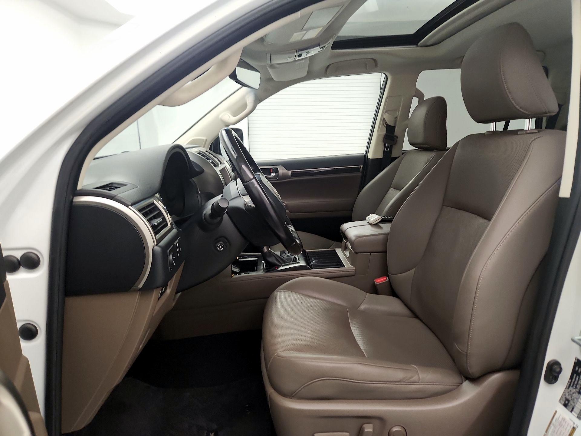 Thumbnail: 2020 Lexus GX - 11