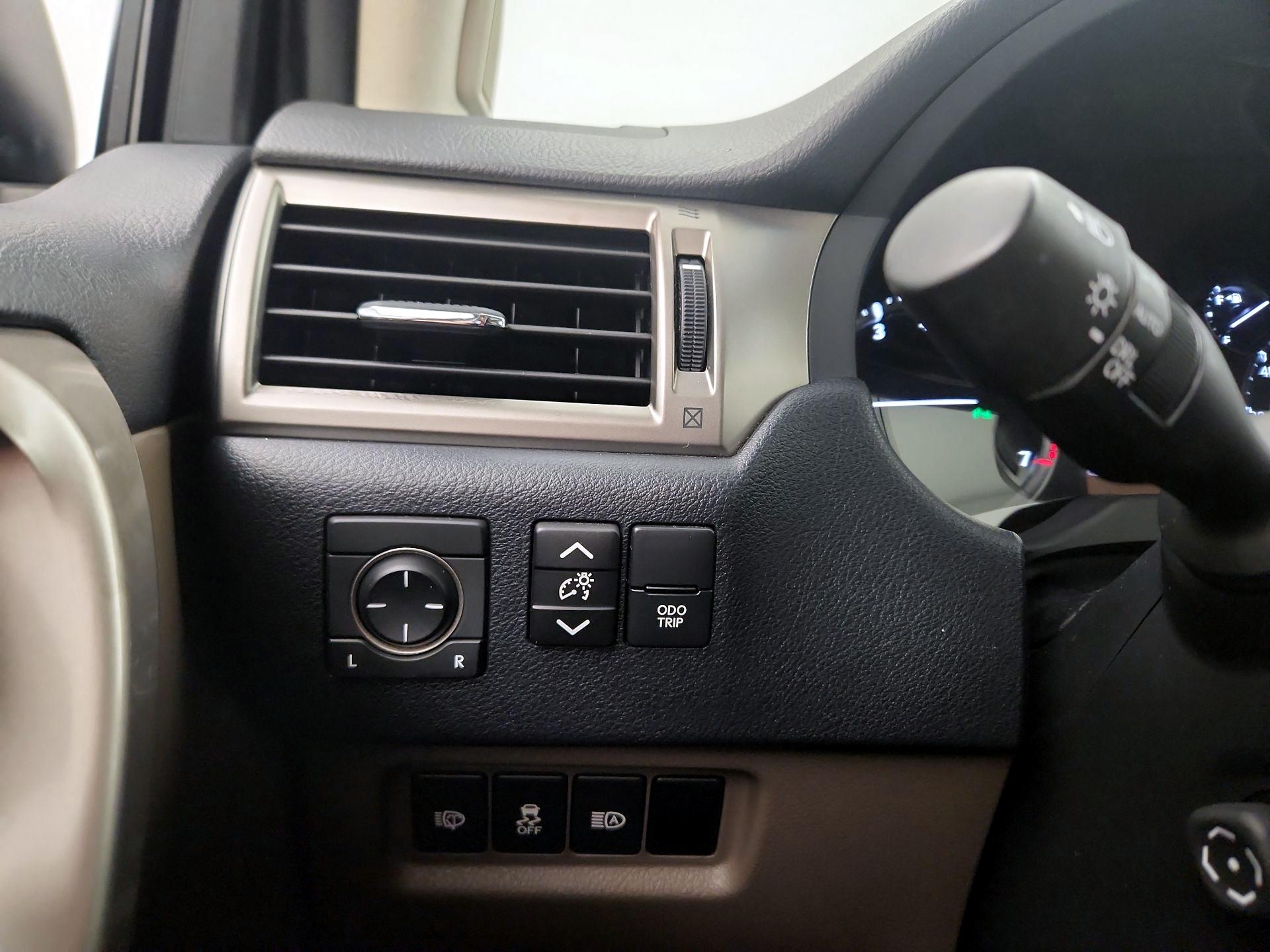 Thumbnail: 2020 Lexus GX - 13
