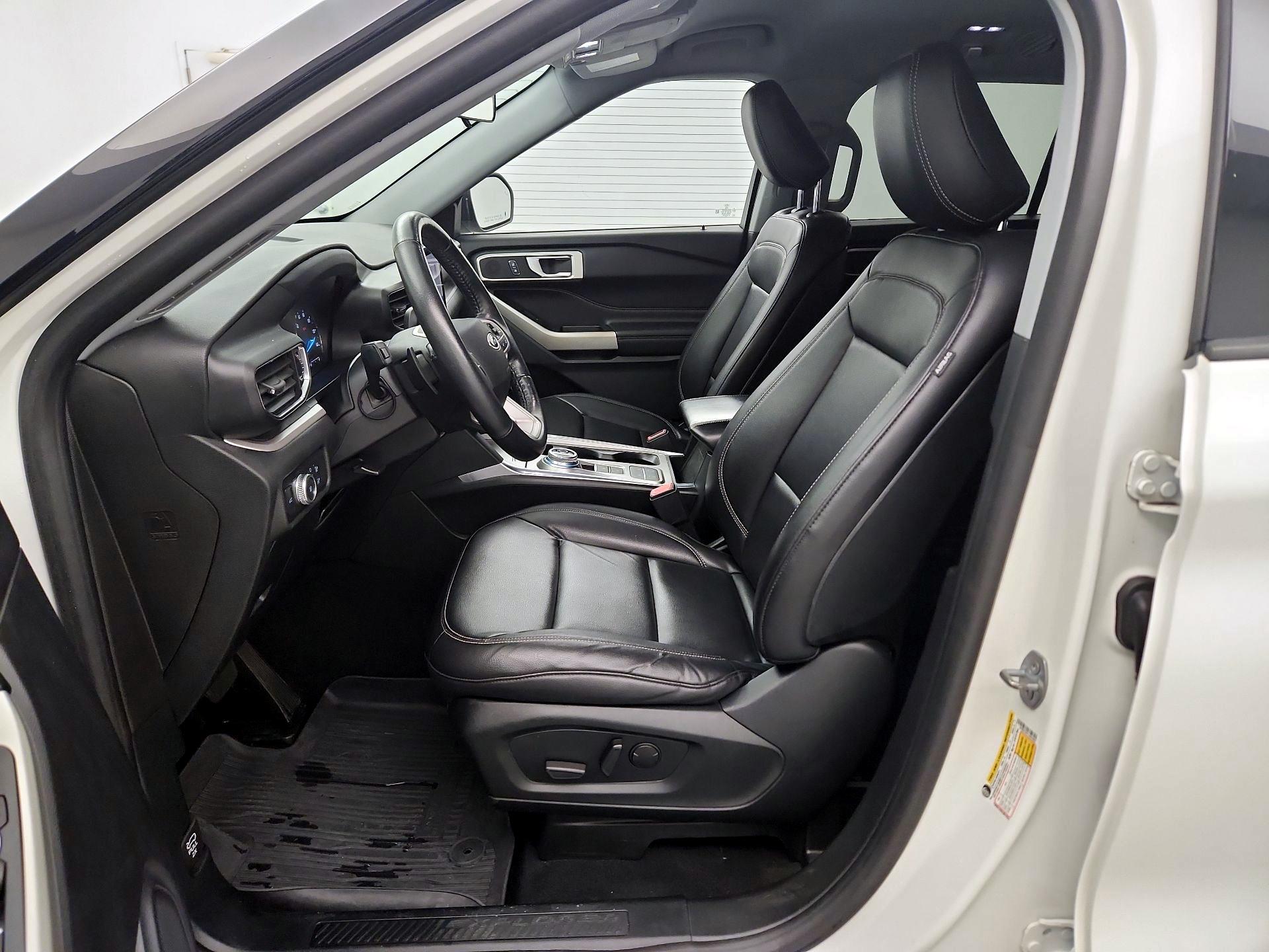 Thumbnail: 2020 Ford Explorer - 11