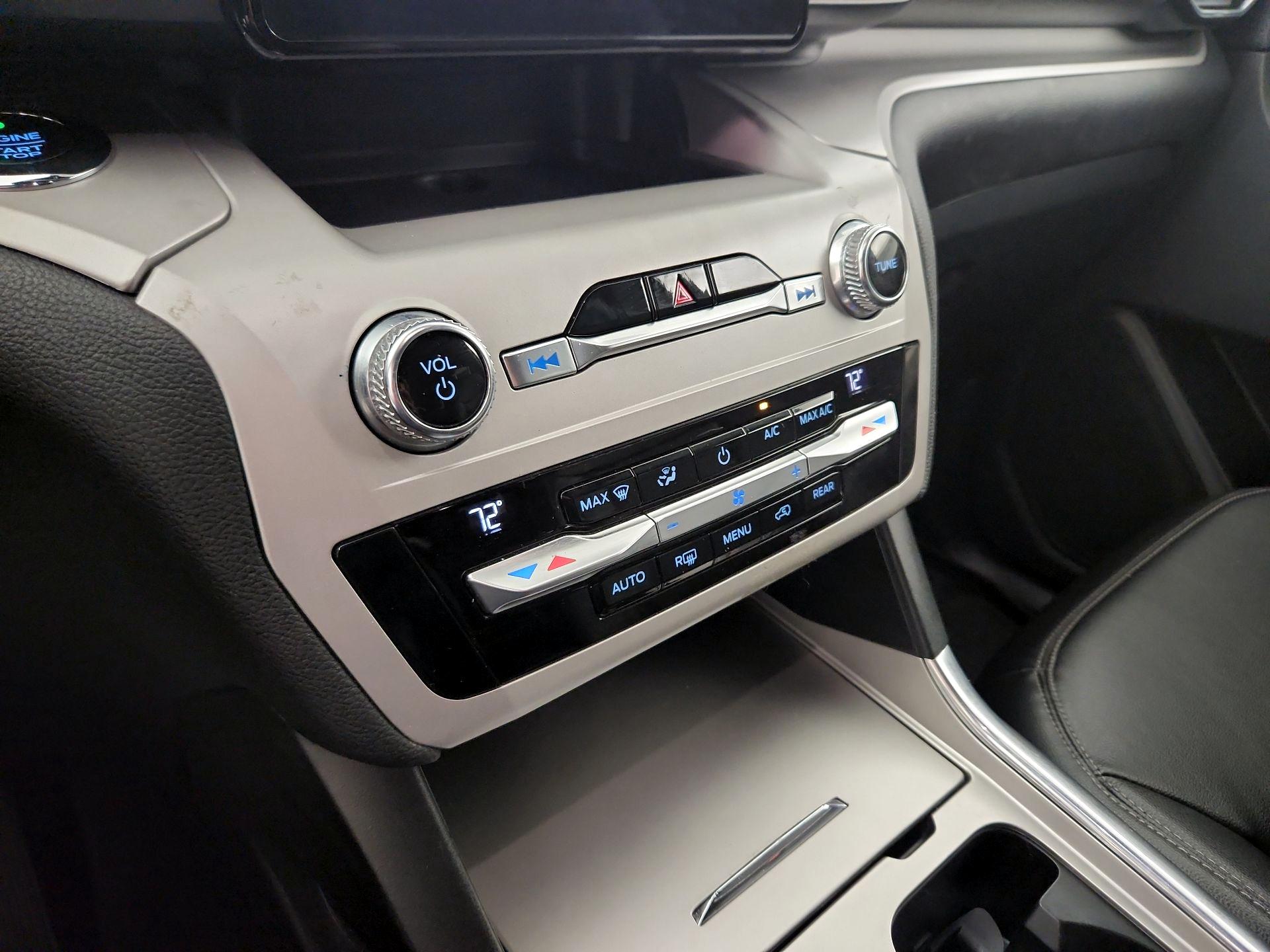 Thumbnail: 2020 Ford Explorer - 16