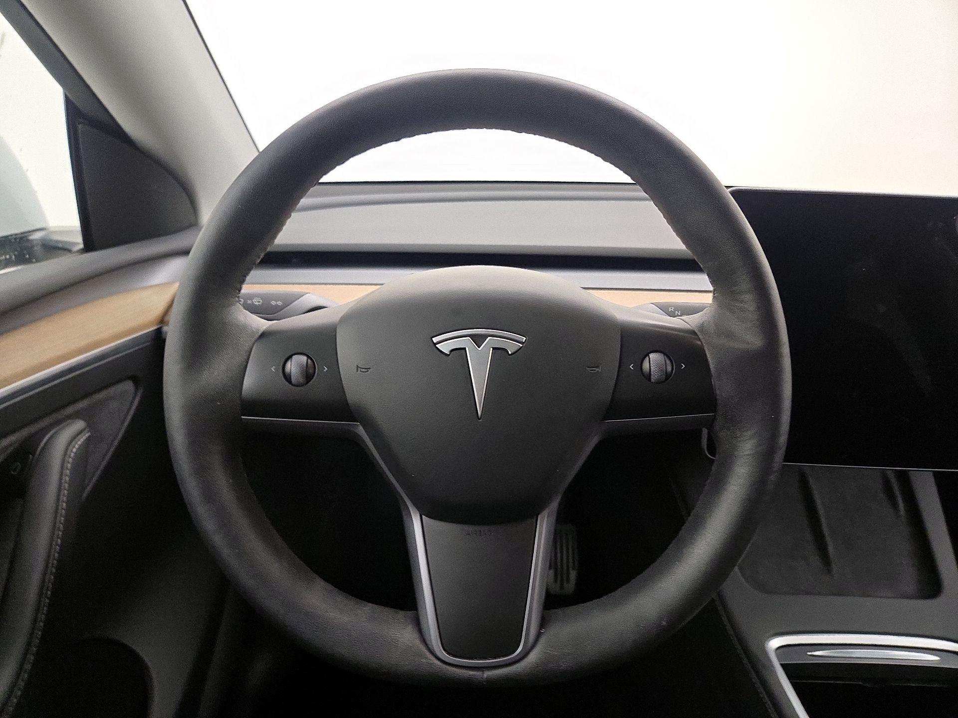 Thumbnail: 2023 Tesla Model Y - 10